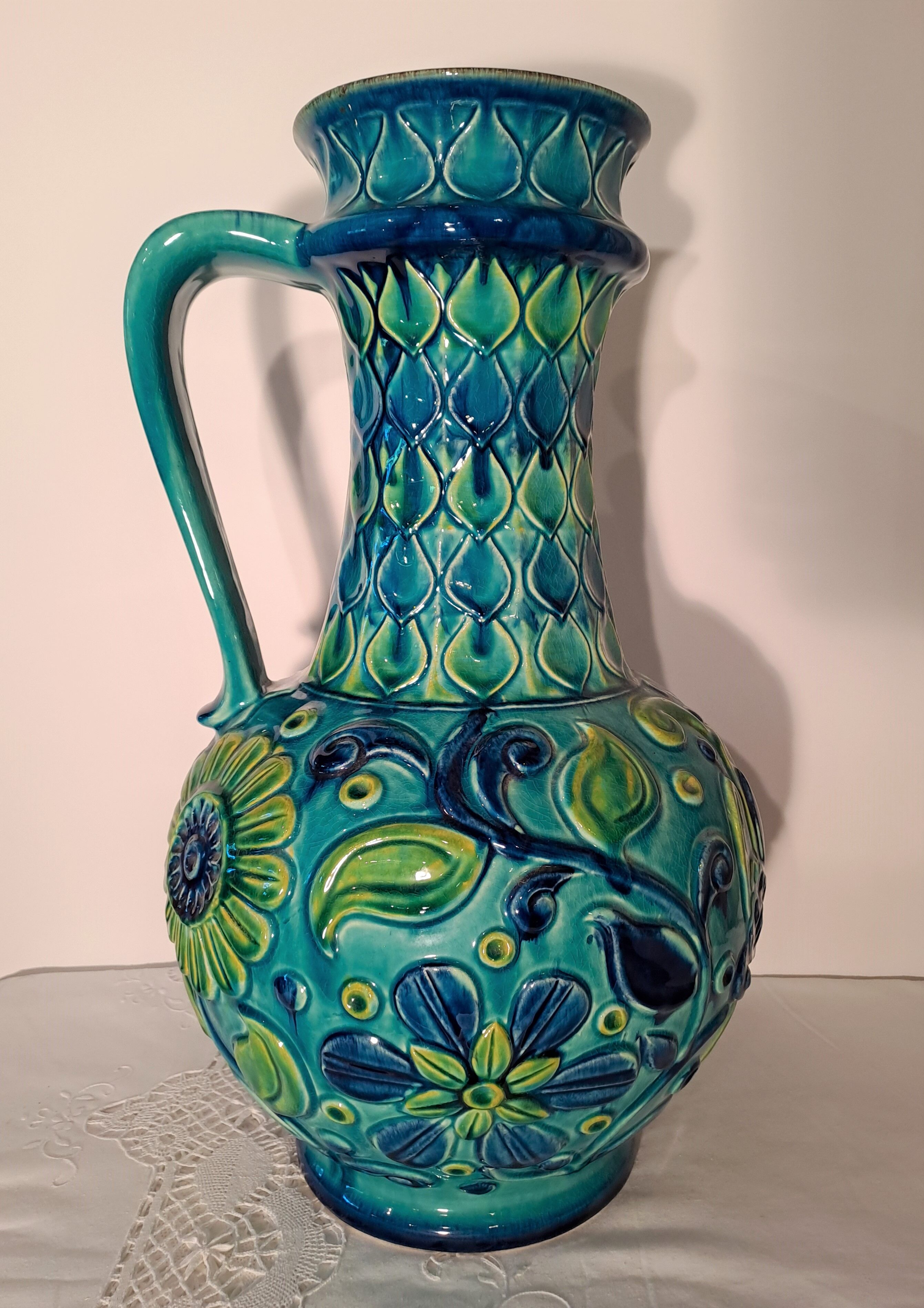 Large vase with Bay Keramik cove