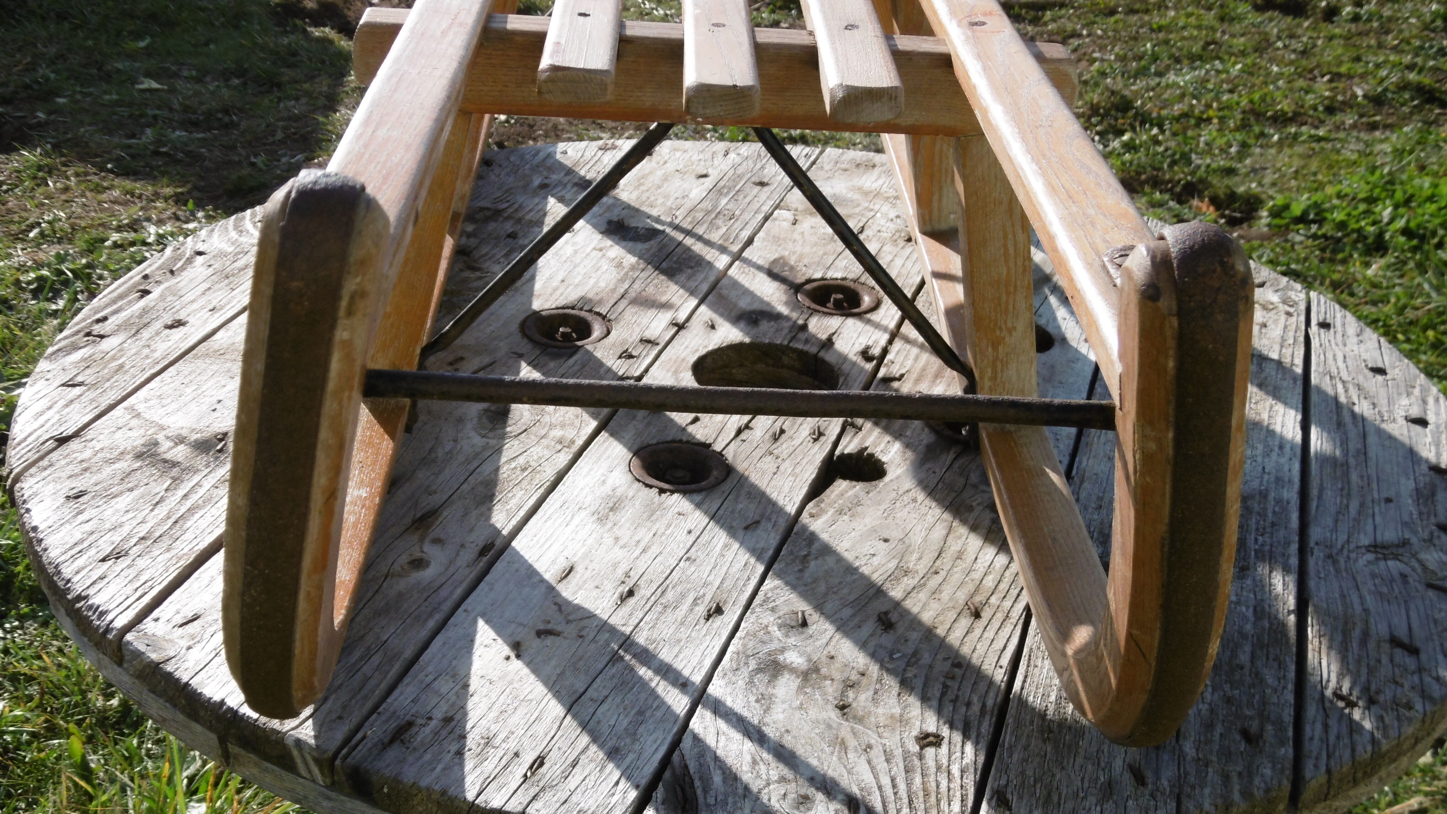 Old James - Davos wooden sled