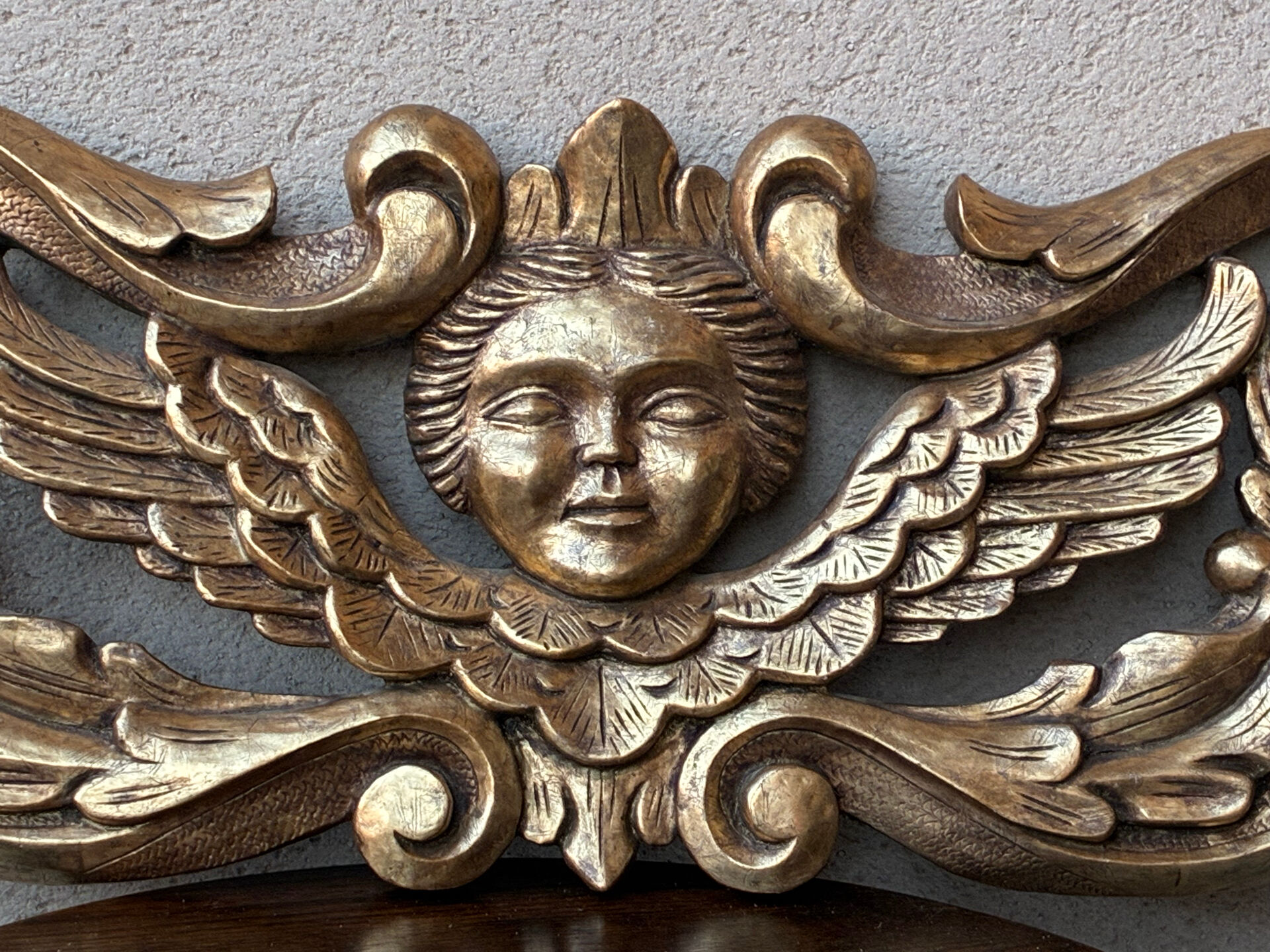 Bas relief italien chérubin