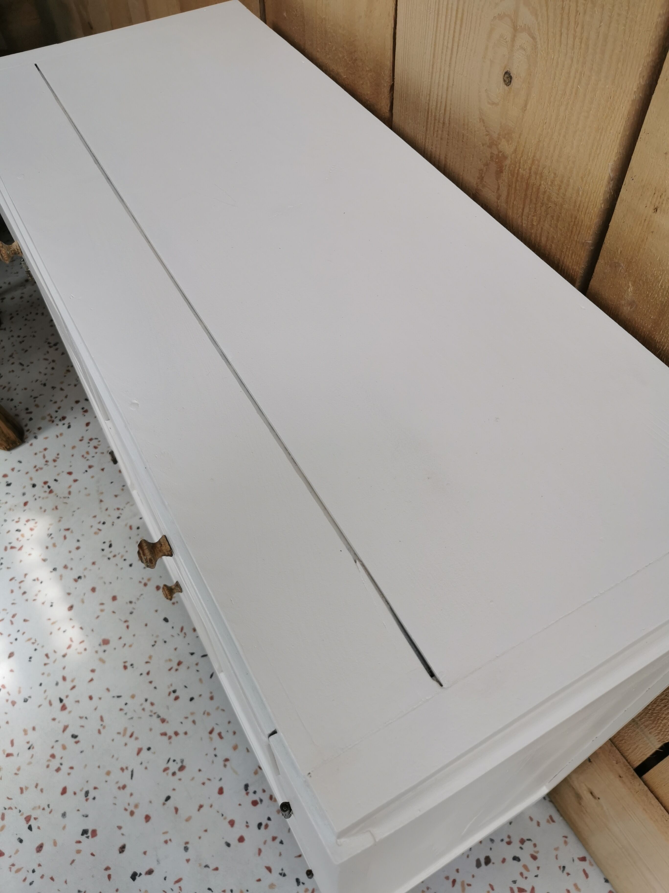 White parisian buffet