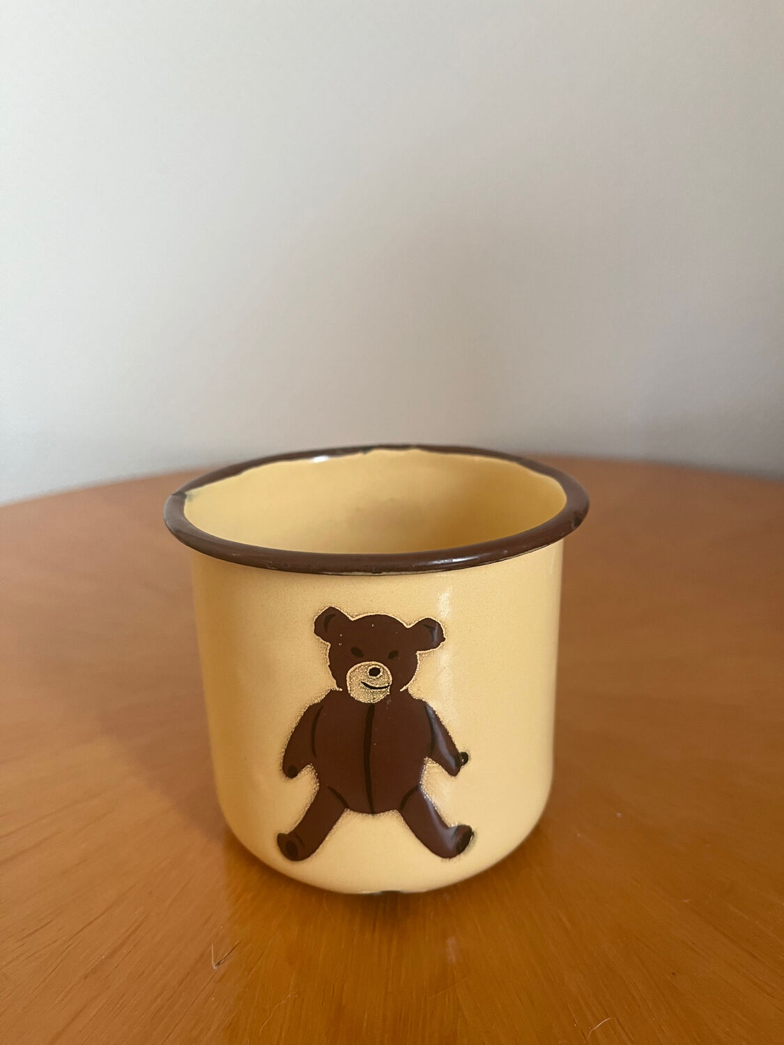 Mug cup in vintage enamelled sheet metal