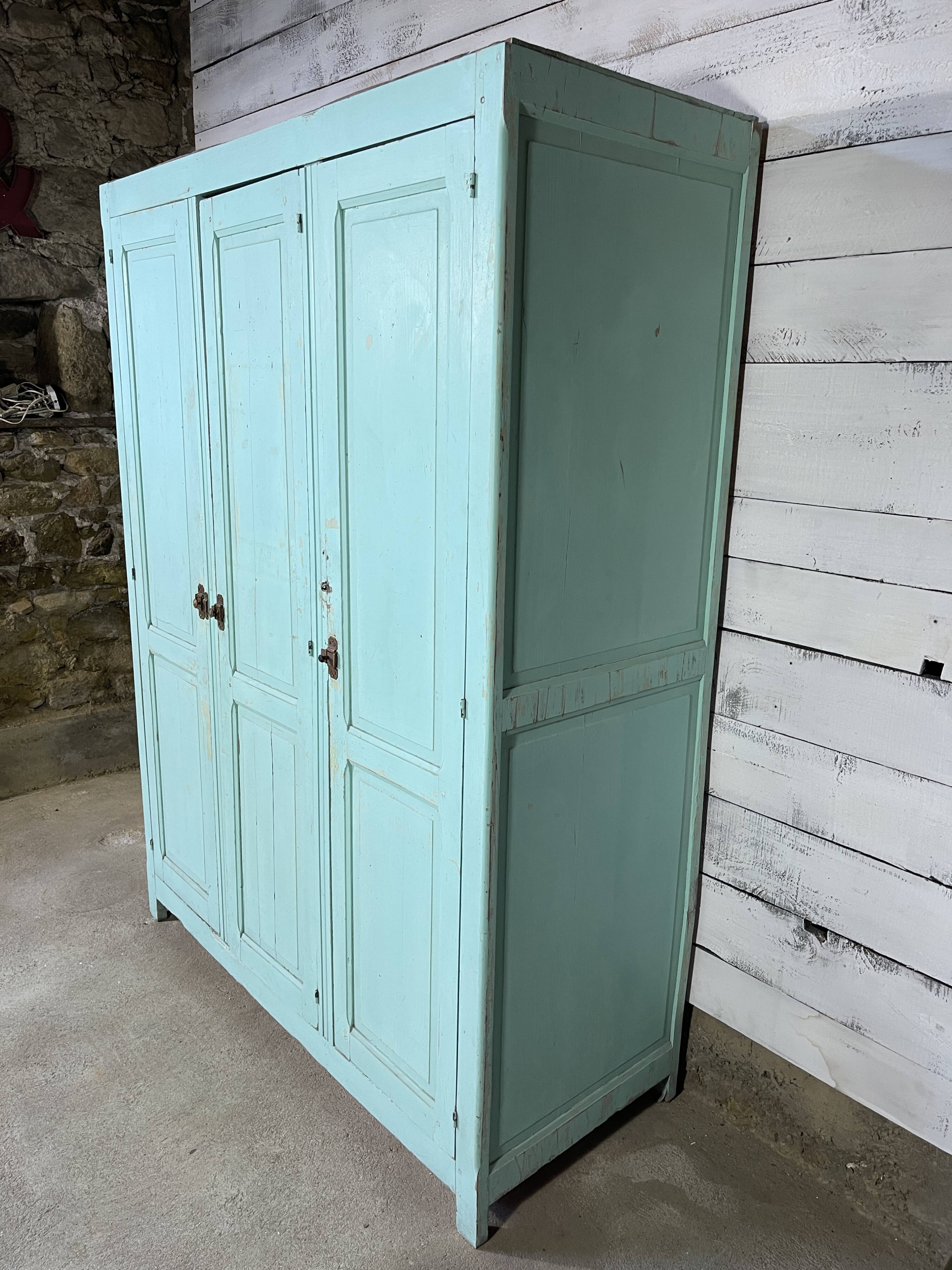 Wooden cloakroom 3 doors