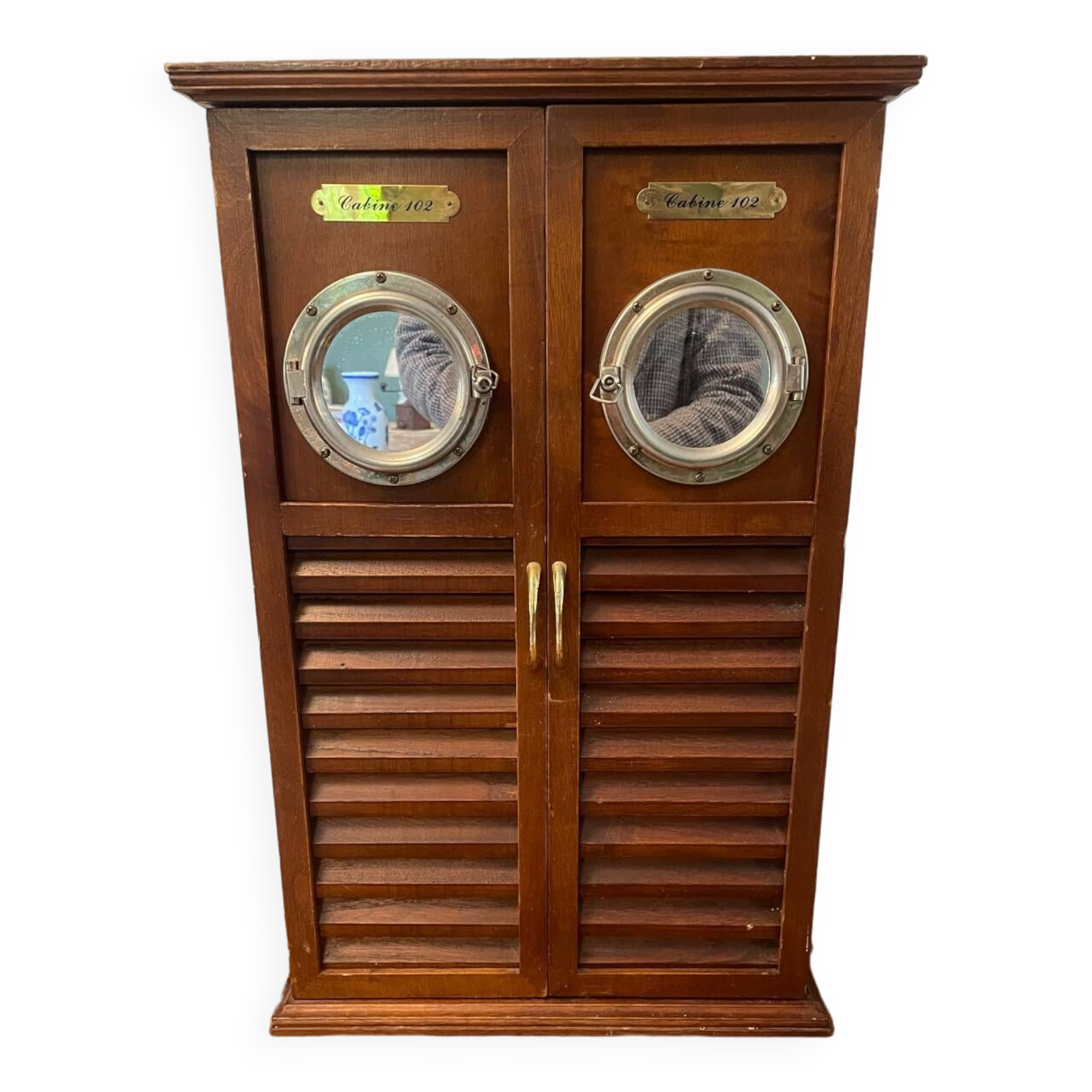 Marine style shelf cabinet