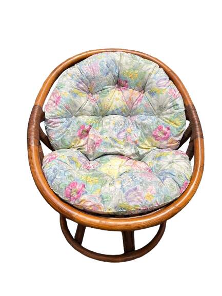 Rotating rattan armchair