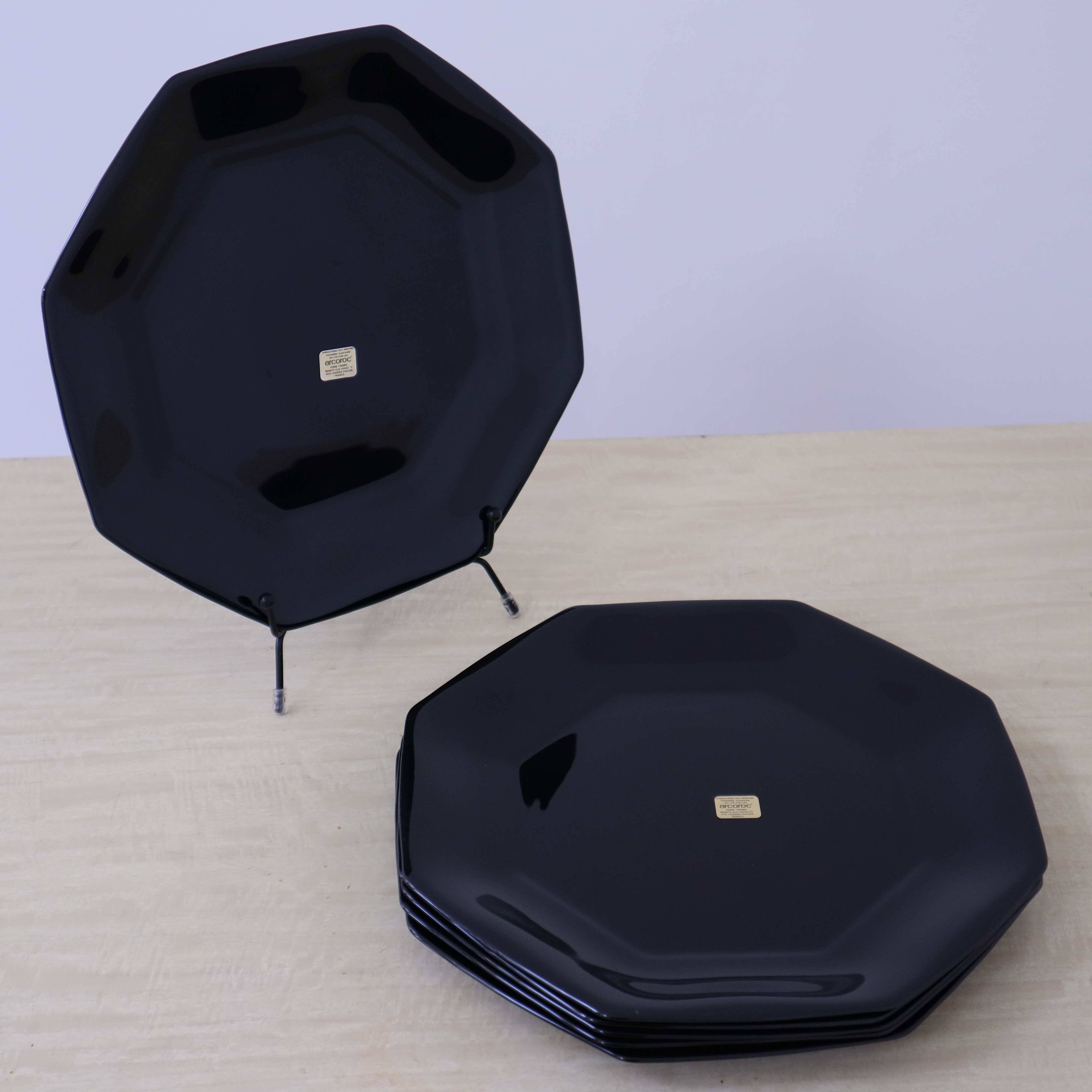 6 "Octime" black Arcoroc dinner plates