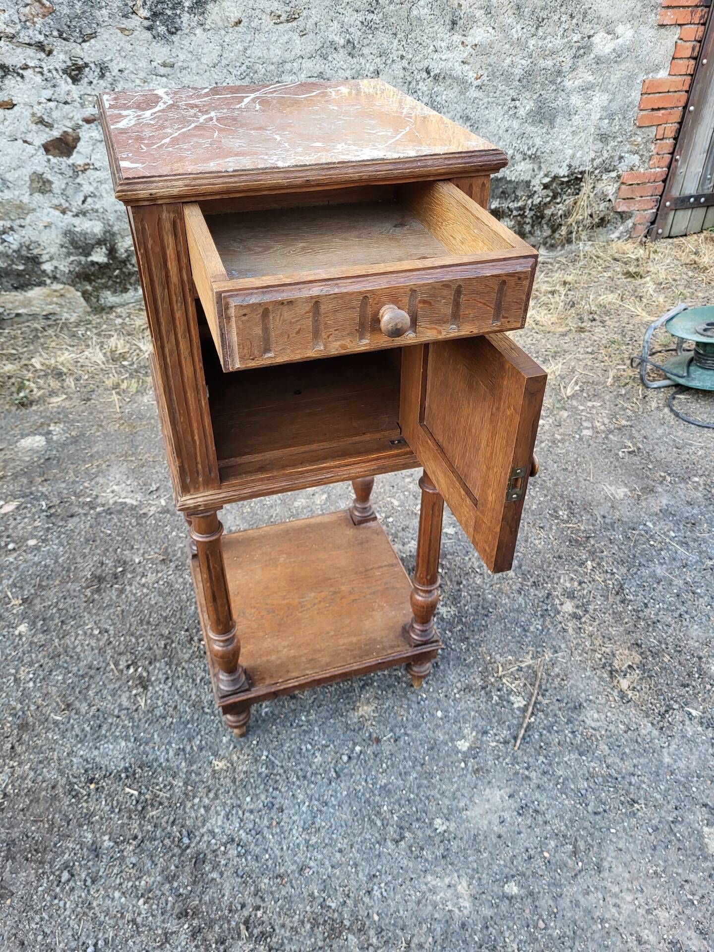Table de chevet