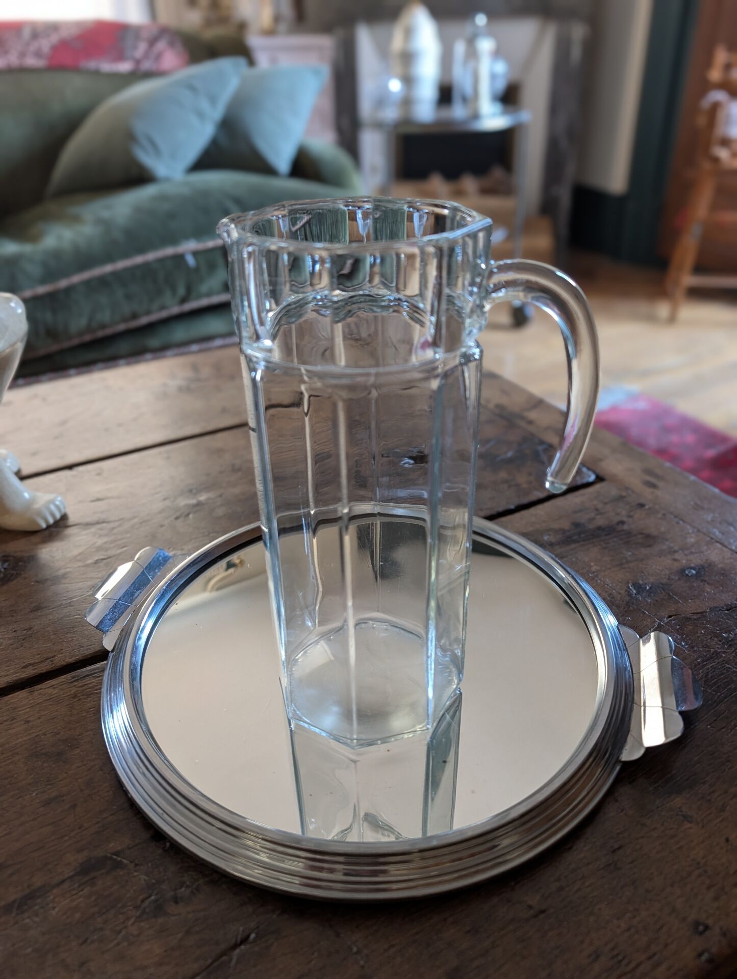 Grand pichet octogonal en verre épais 70's