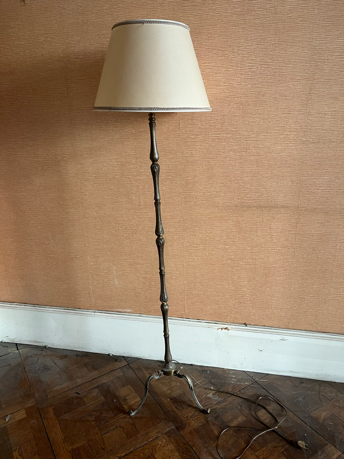 Patinated brass floor lamp — Louis XV style