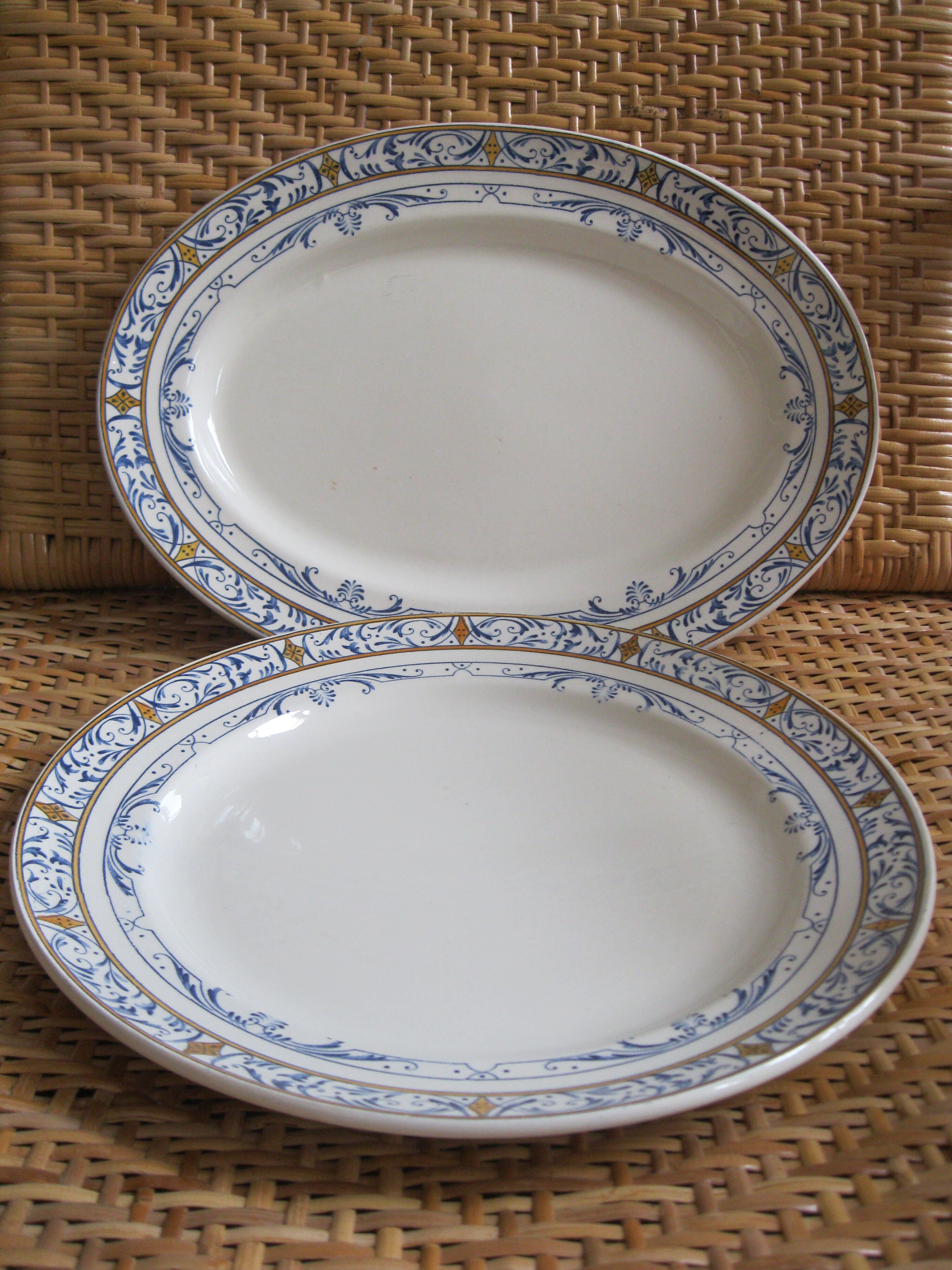 Plat ovale Creil et Montereau