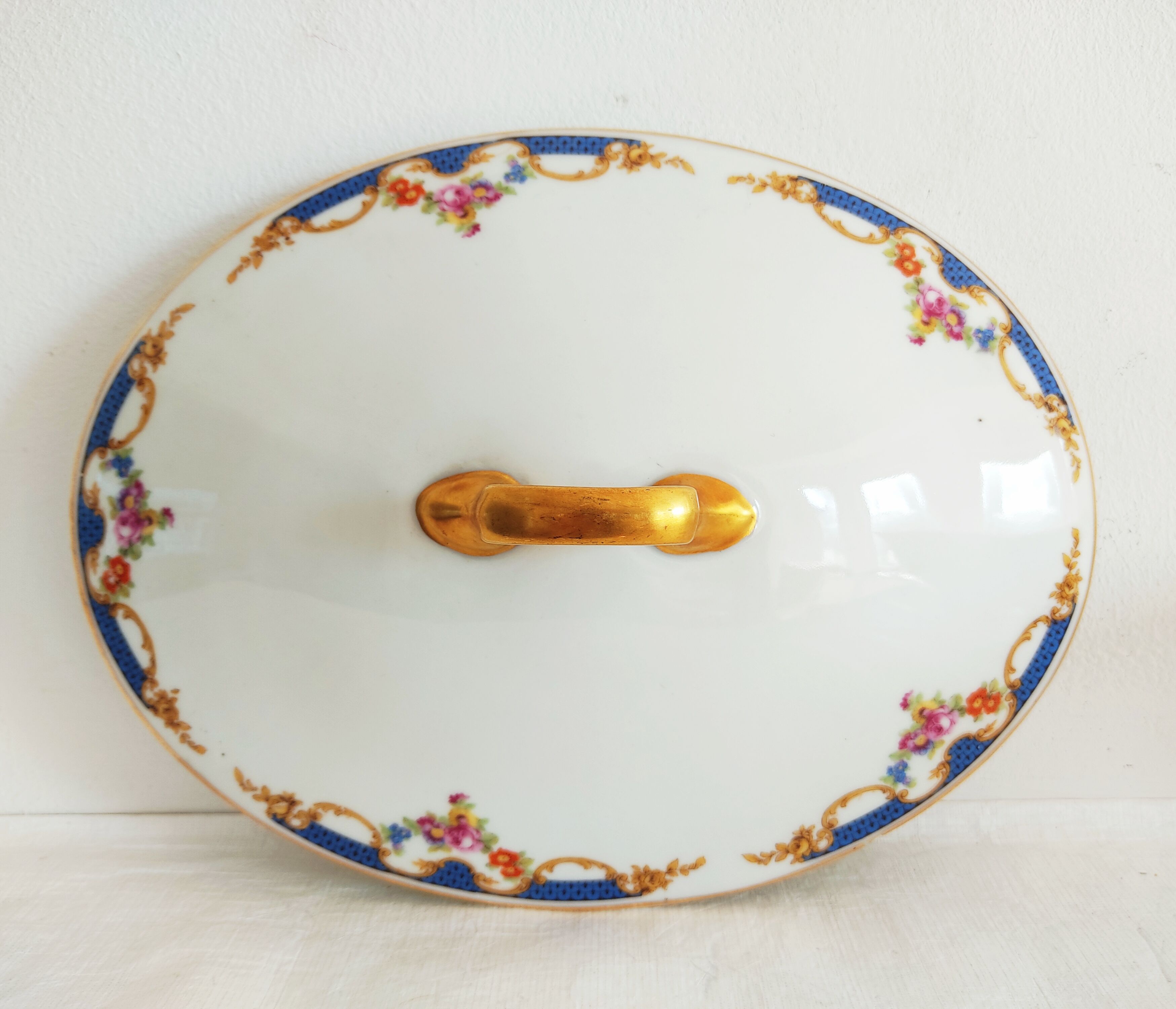 Porcelain Langenthal Switzerland Soupière, Cut on foot and bowl