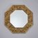 Miroir octogonal antique Arts & Crafts en laiton gaufré à fleurs des années 1920