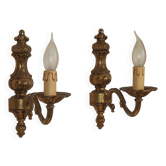 Paire d'élégantes appliques murales en bronze de style traditionnel français vintage