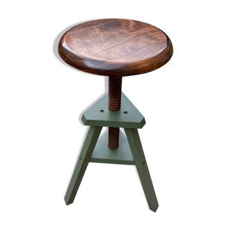 Screw workshop stool