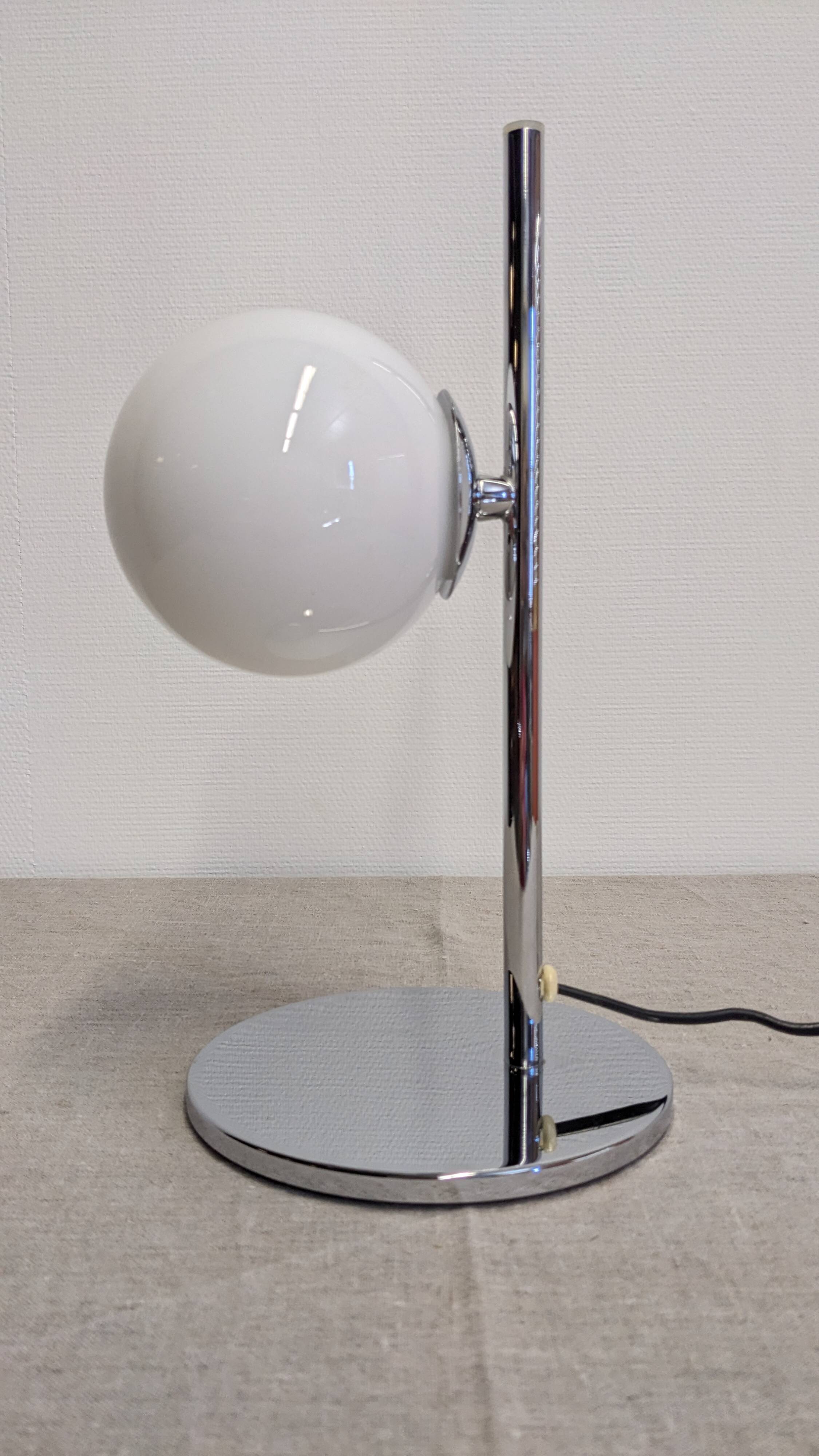 Space age lamp in white opaline from the 60s/70s