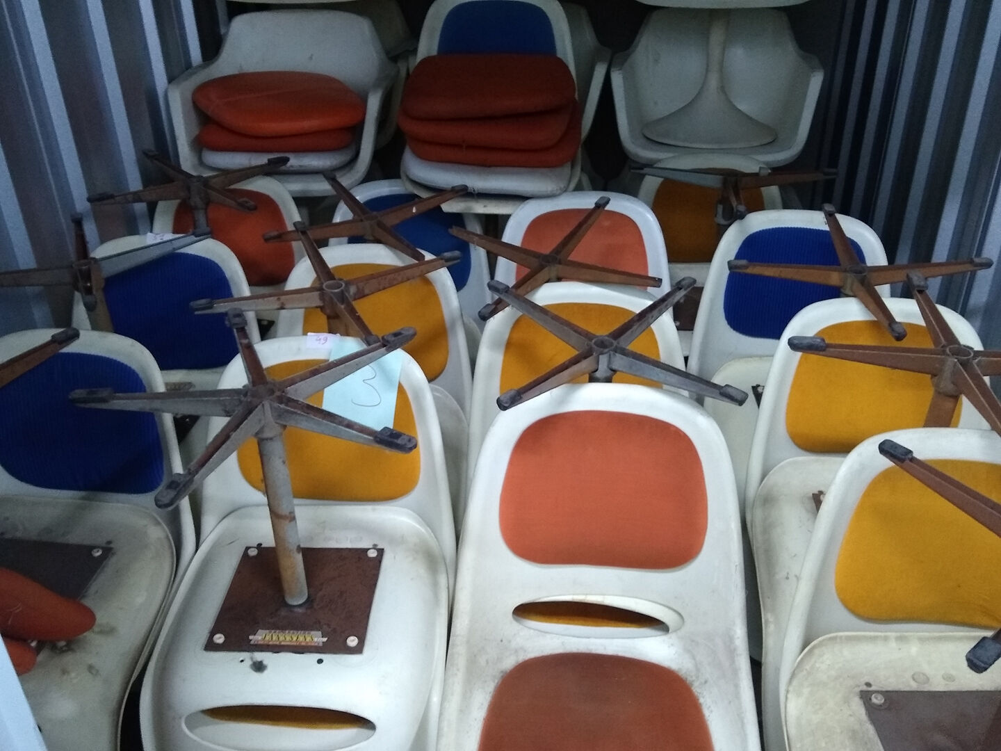 Swivel chair