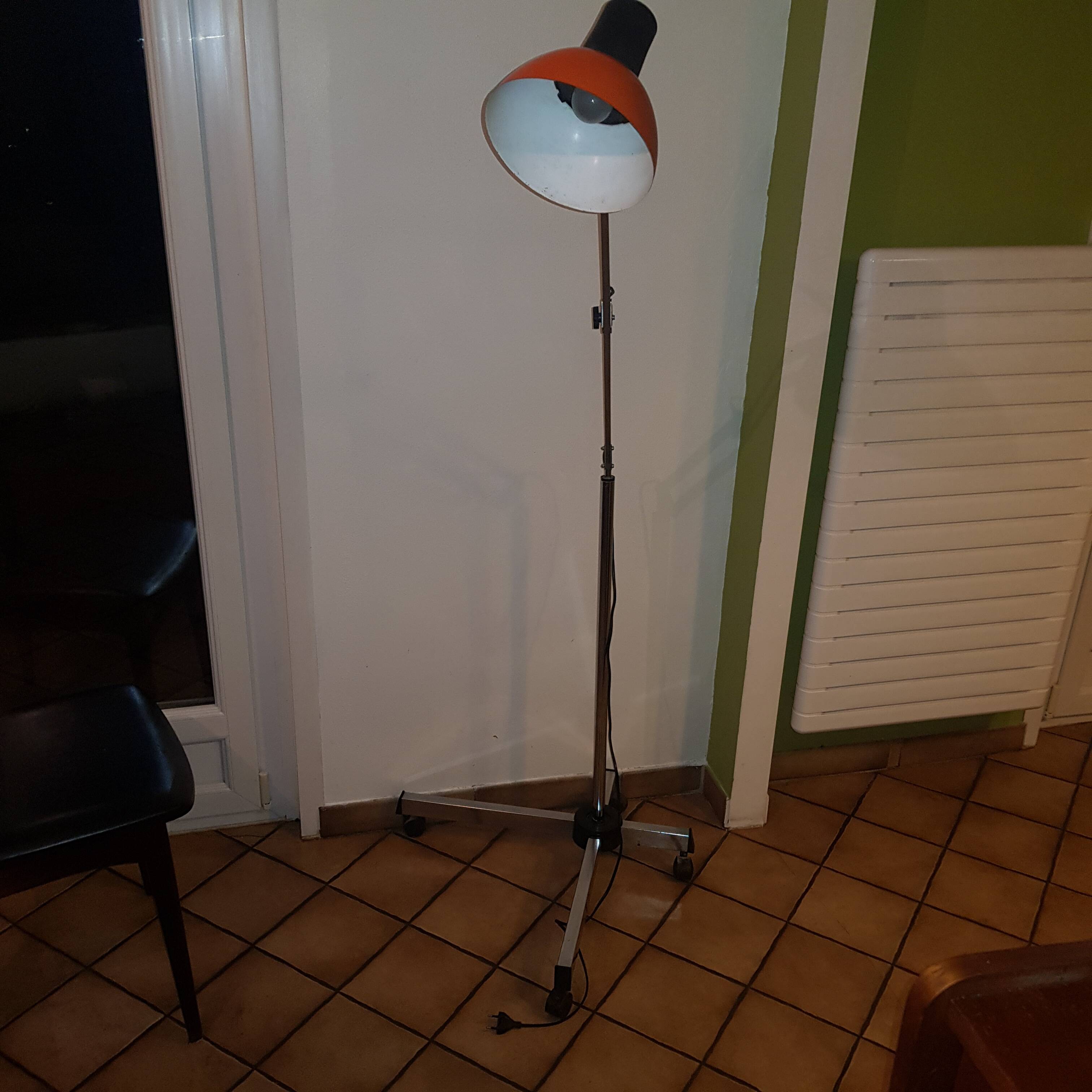 Vintage floor lamp with wheels Lival p12