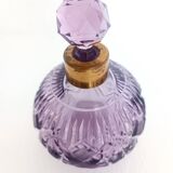 Flacon de parfum en cristal taillé à la main et laiton, couleur lilas, Italie