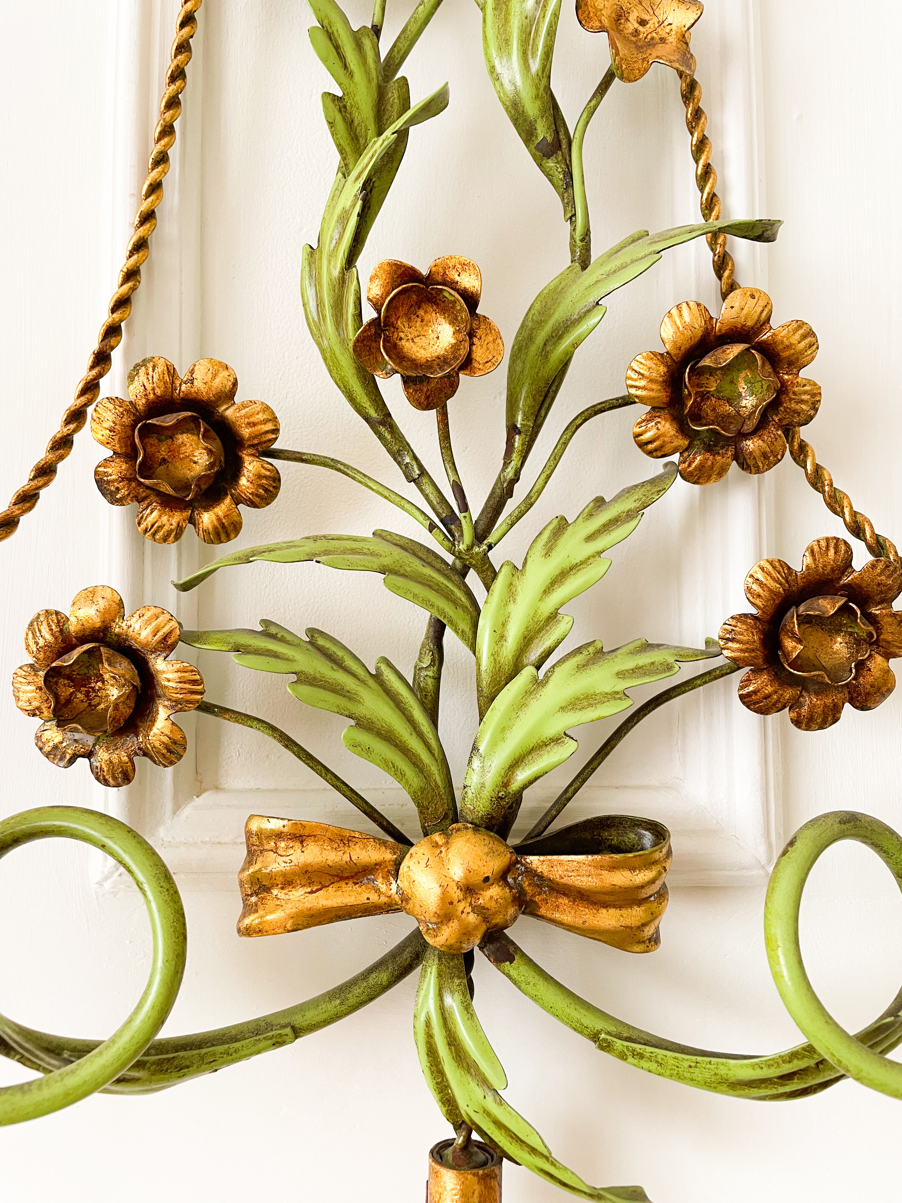 Large vintage Italian wall sconce with golden flowers, Florentine style.