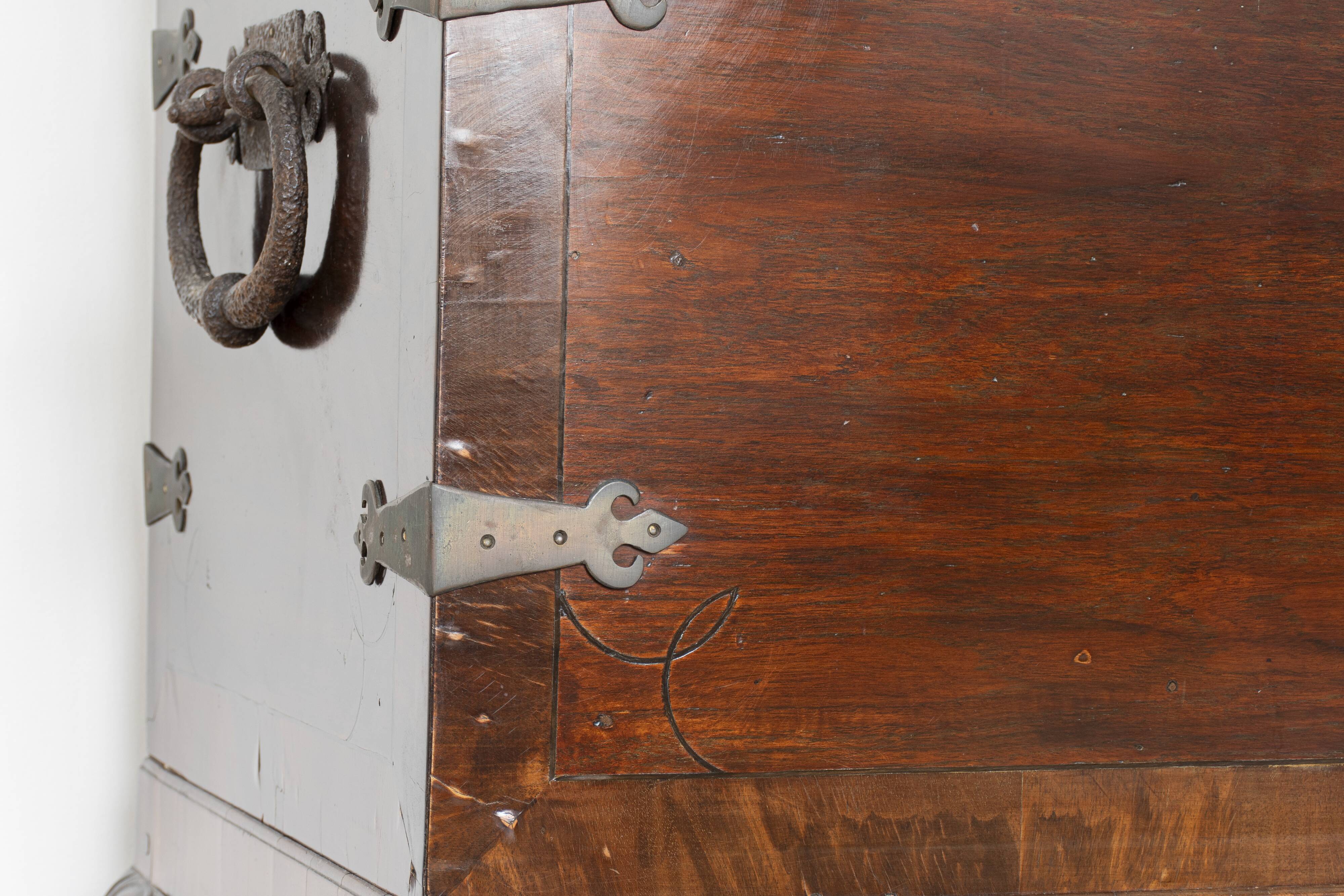 Antique chest (Chippendale style)