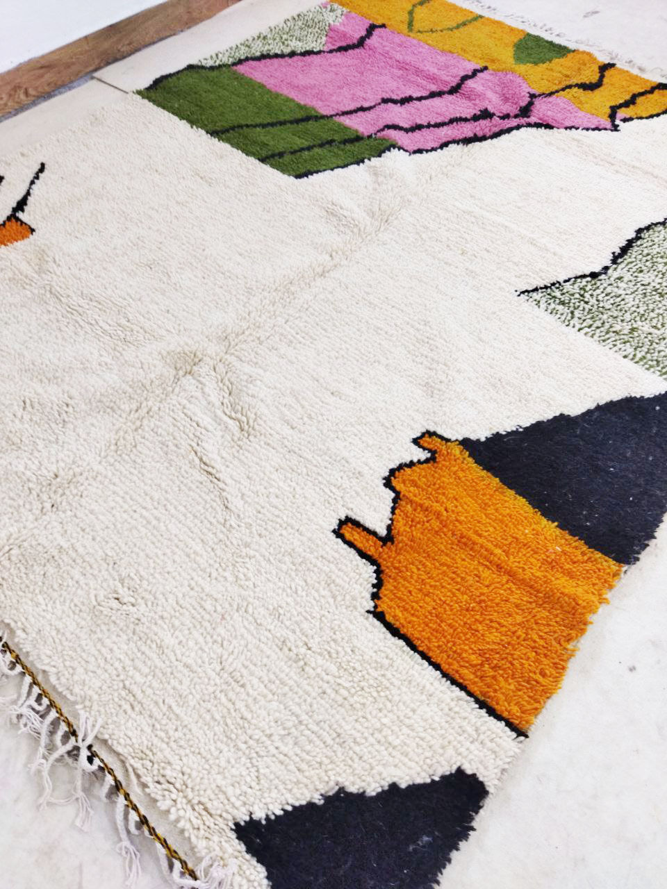 Moroccan berber carpet 266x194cm