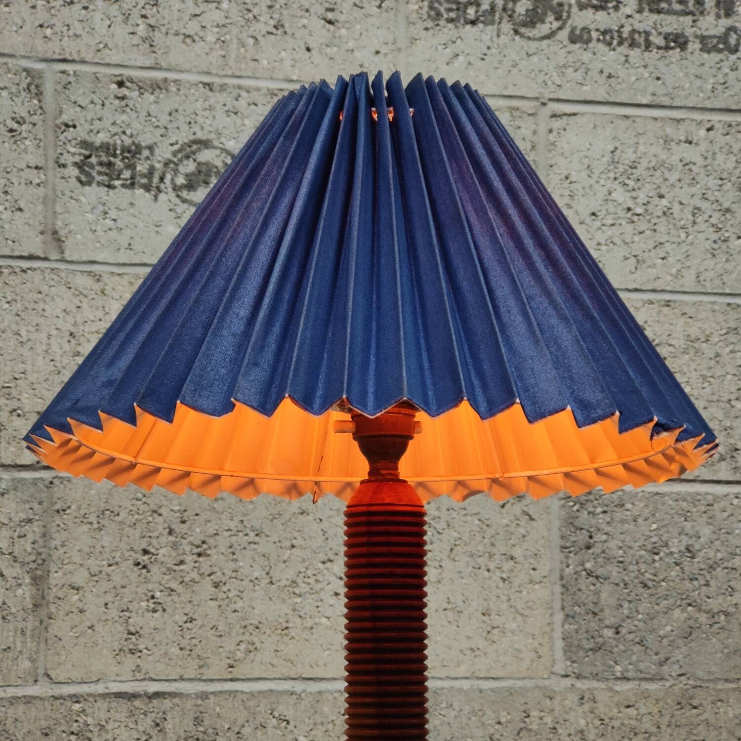 Art deco lamp in turned wood 1930