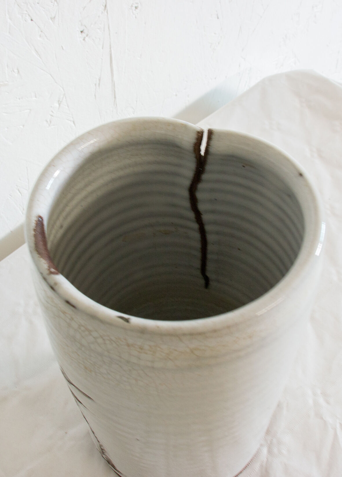 Vase with scarified decoration from Poulfetan's workshop
