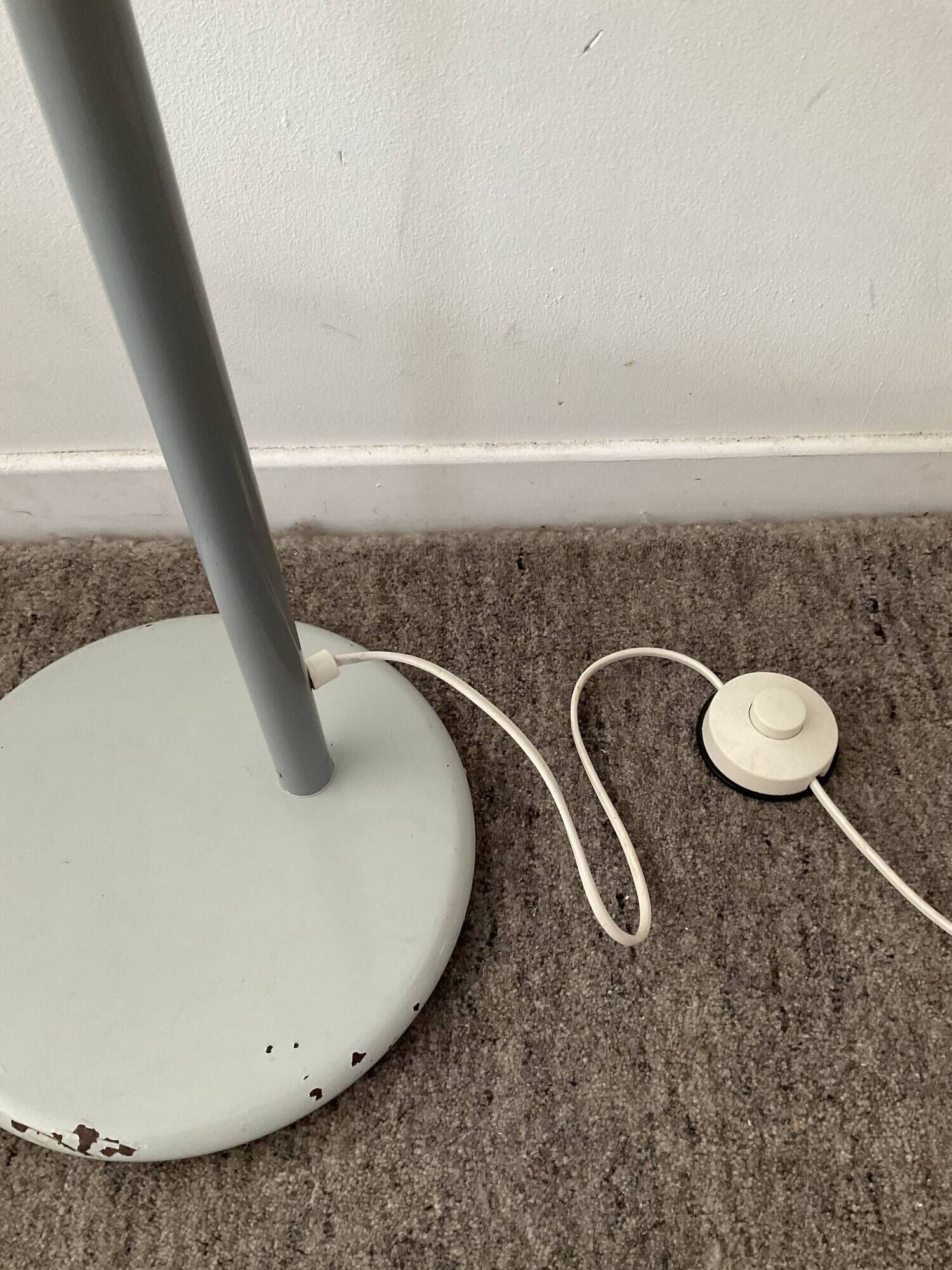 Lampadaire vintage années 70-80 en métal gris