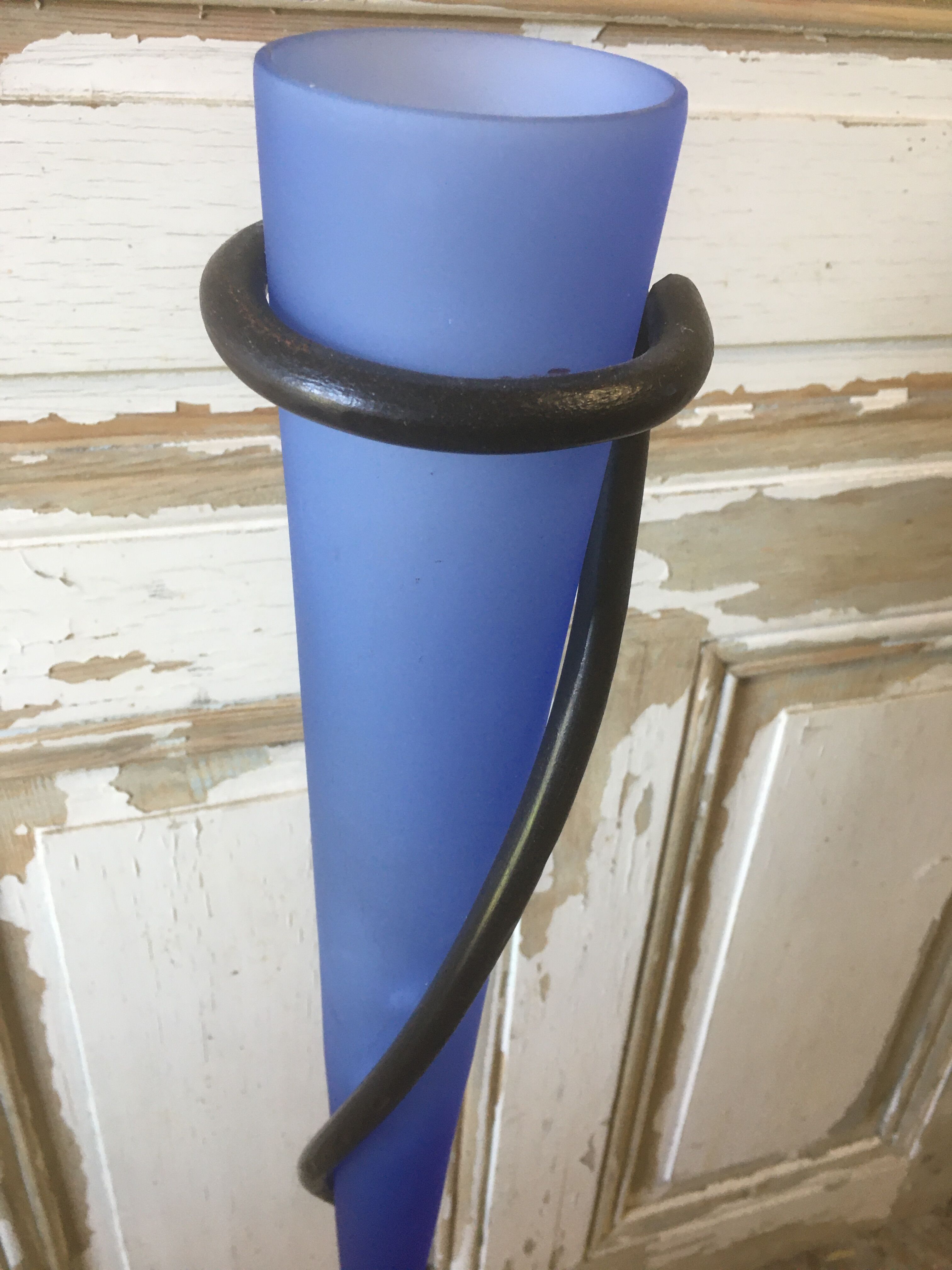 Metal floor vase/soliflore