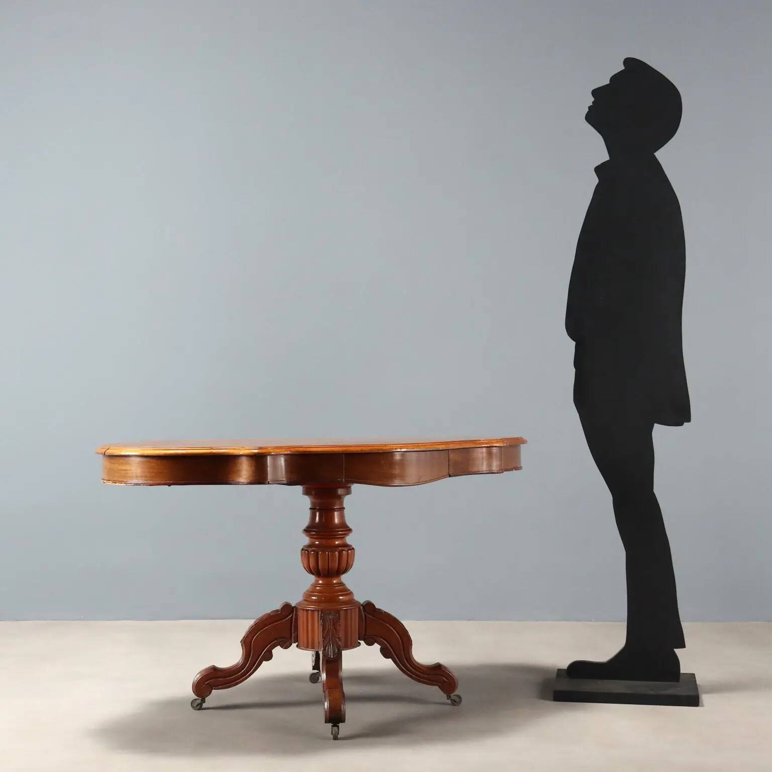 Antique mahogany coffee table, Italy, mid-19th century.