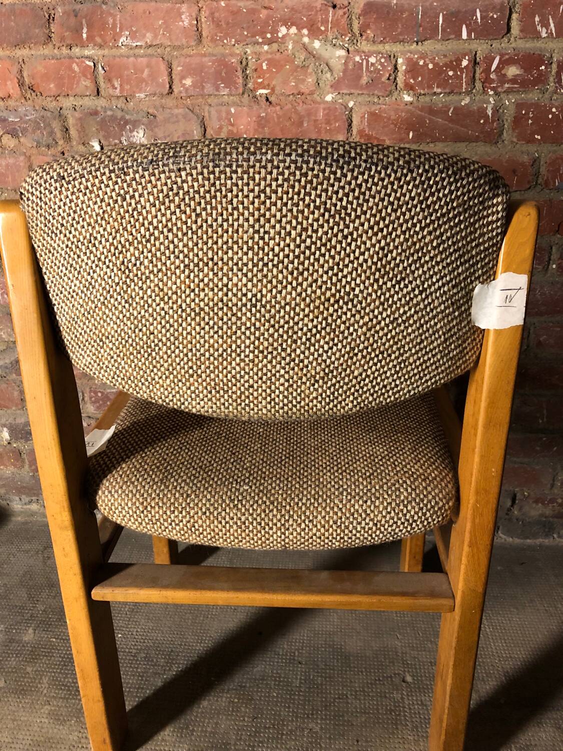 Series 6 elm chairs Maison Regain