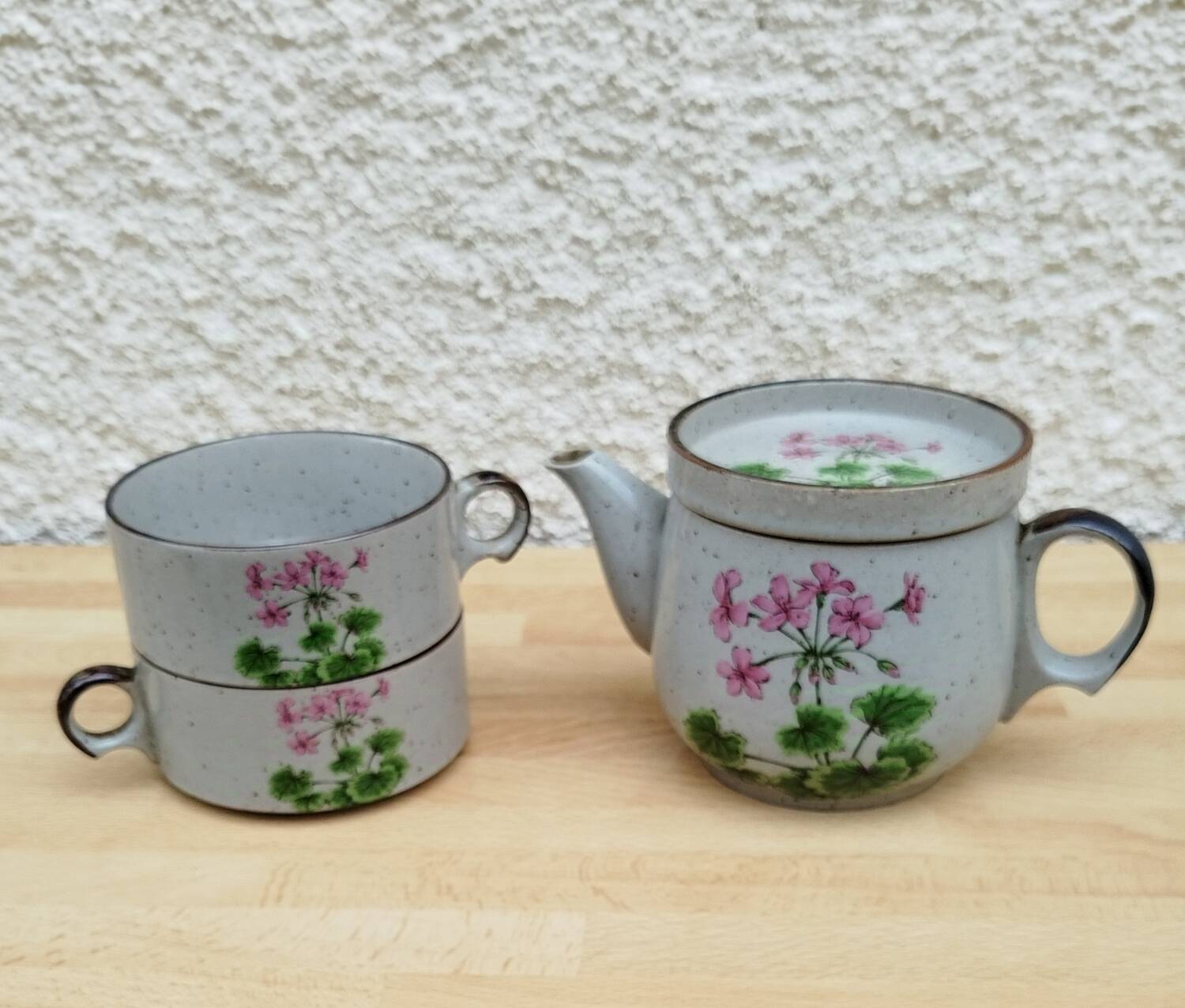 Teapot / herbal tea service