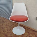 Vintage tulip chair by Eero Saarinen for Knoll