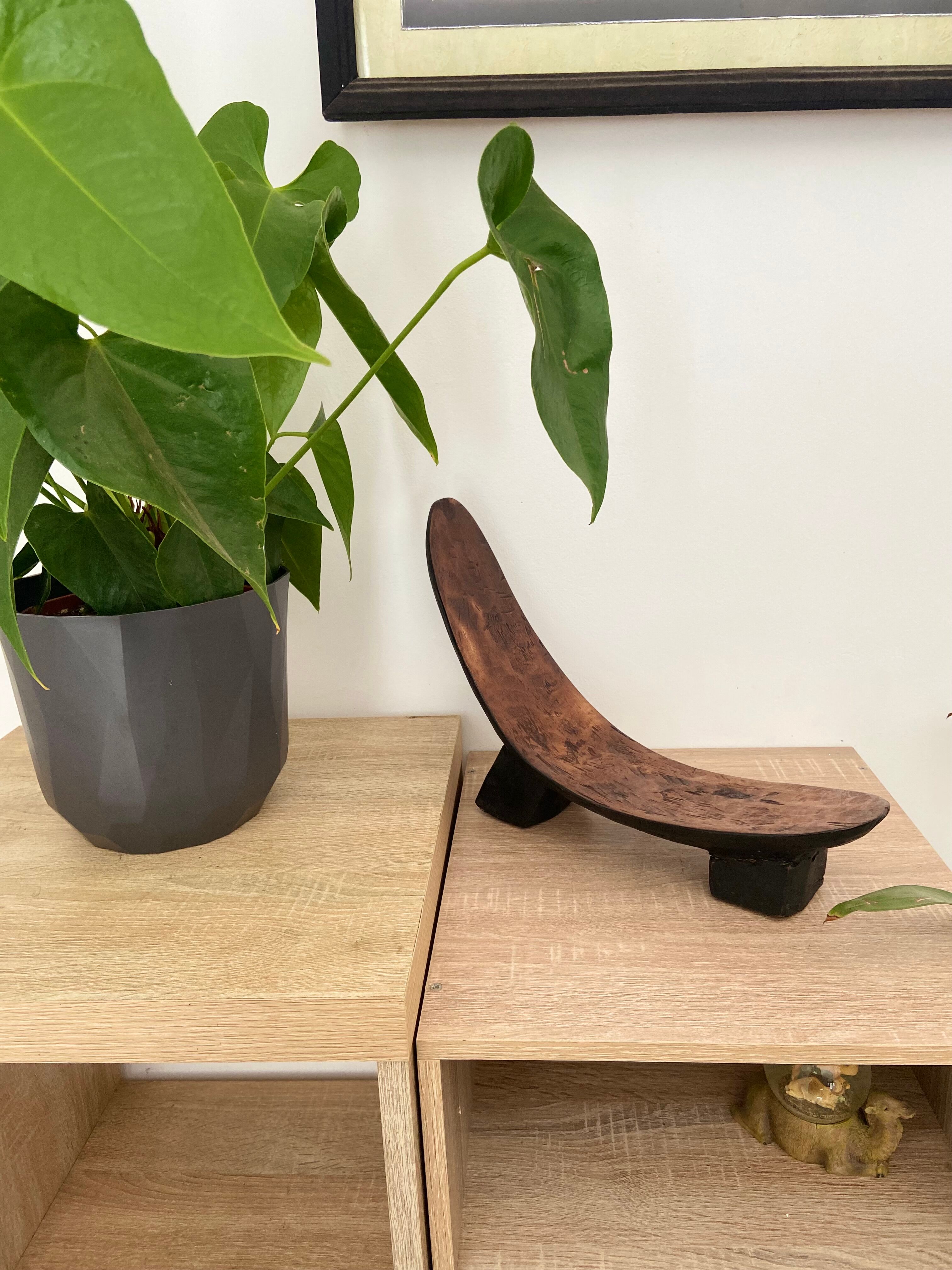 Neck supports senoufo