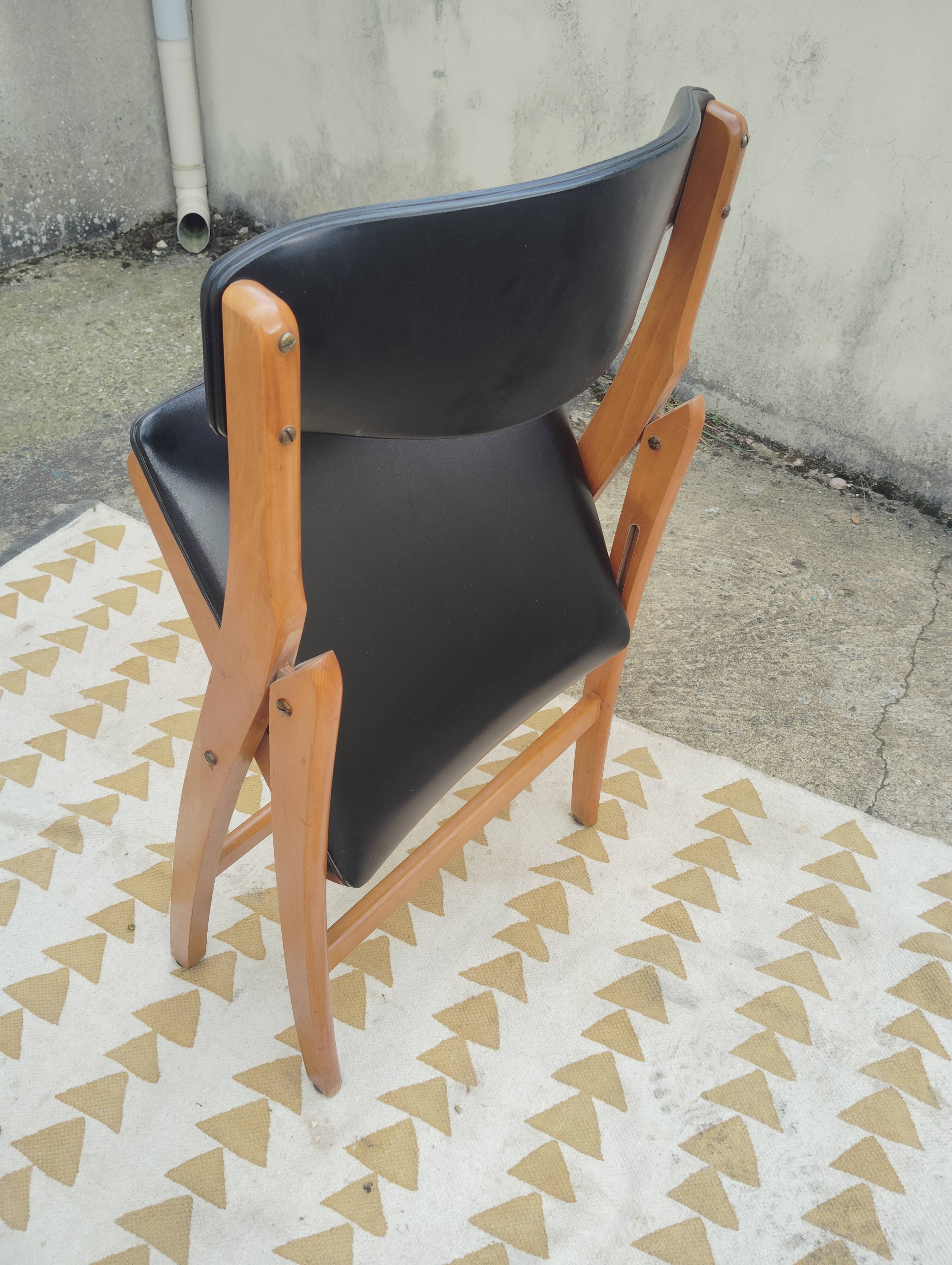 Scandinavian folding chair
