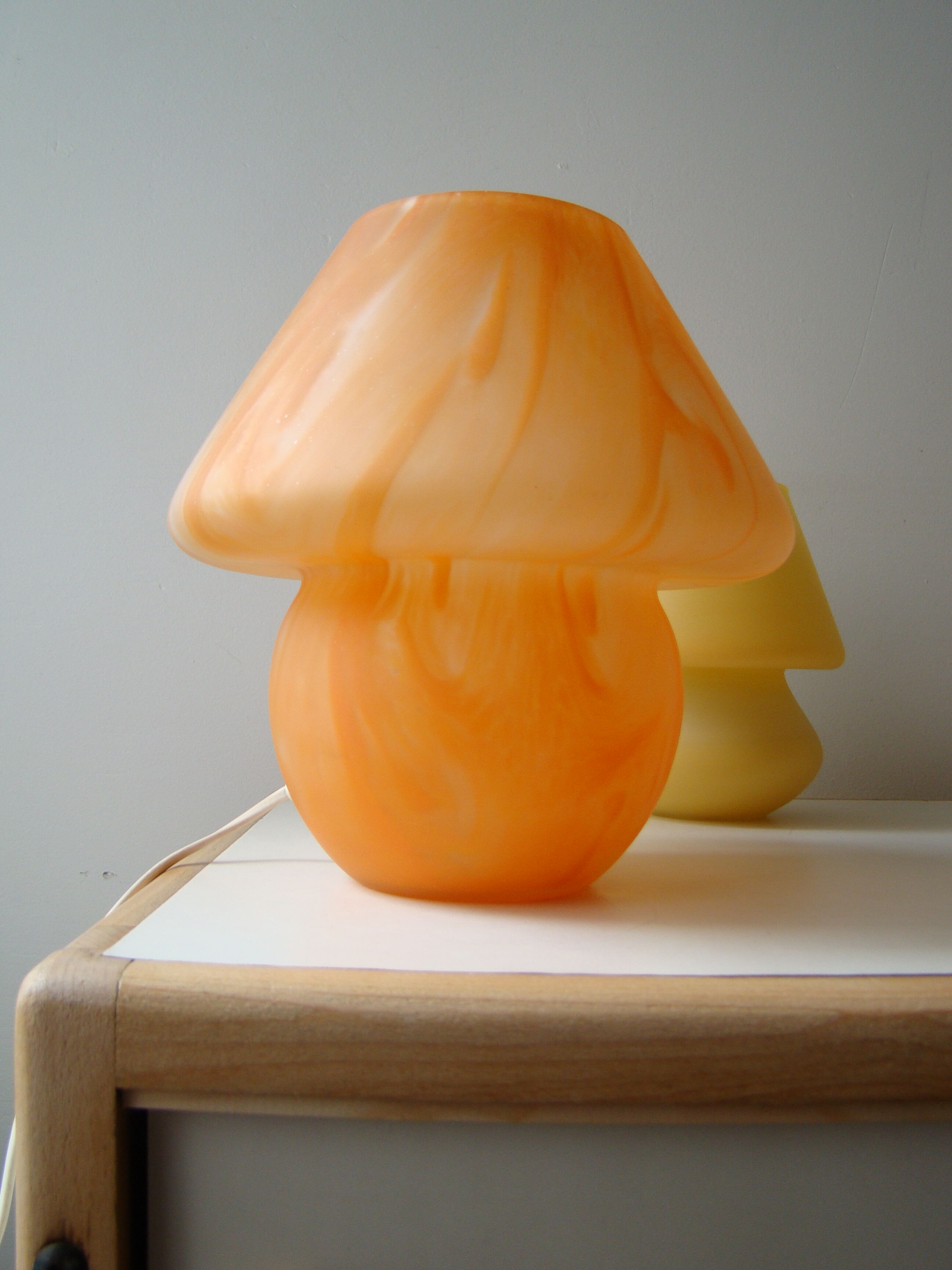 Vintage mushroom lamp in hand-blown glass