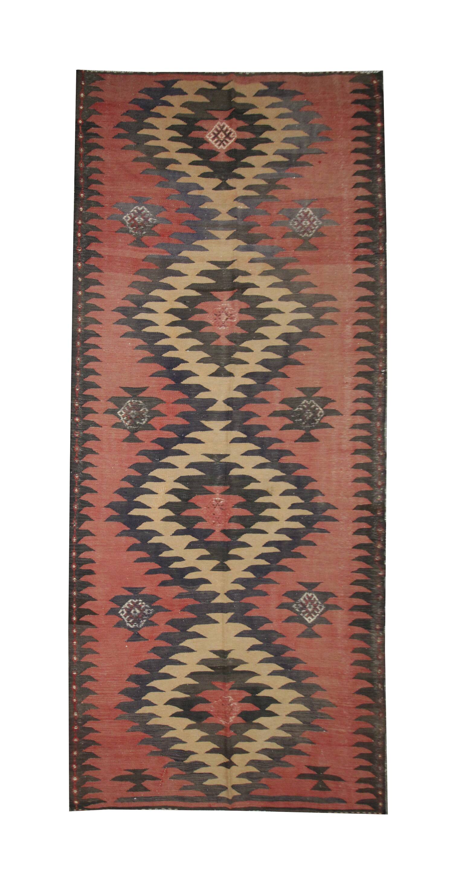 Blush Pink Vintage Kilim Runner, 1960s Geometric Wool Rug 400 x 150 cm