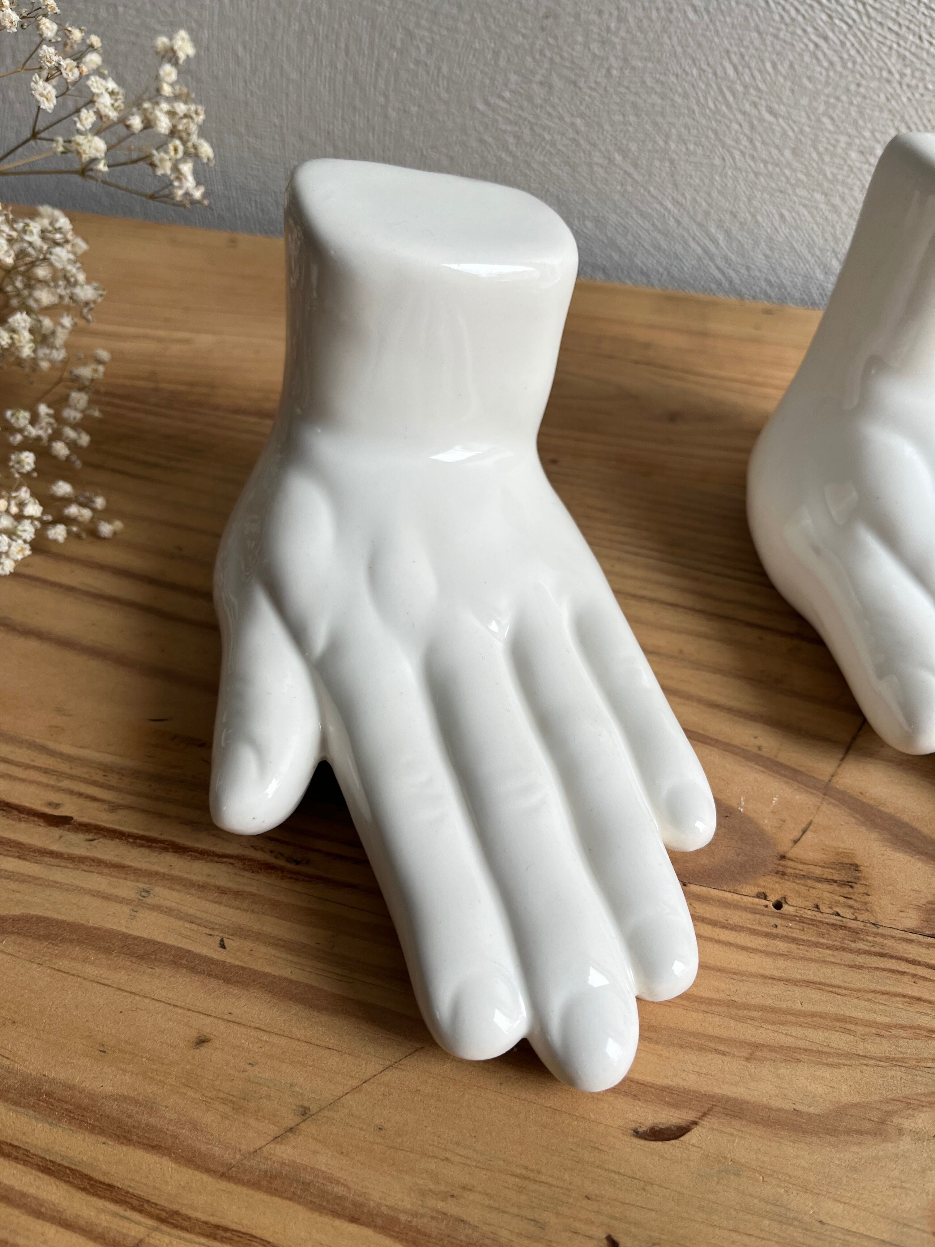 Ceramic hand book clamps