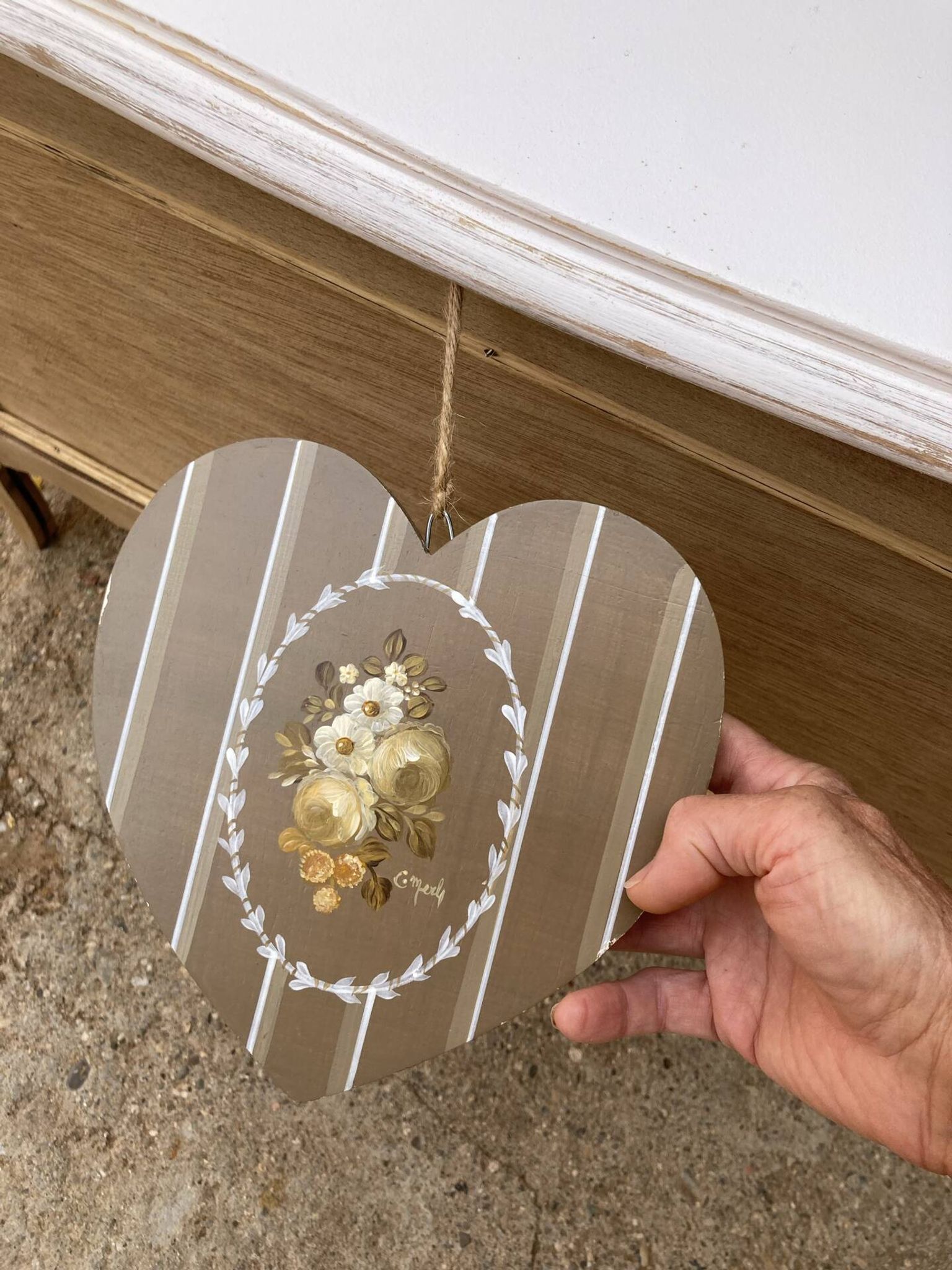 Very nice vintage heart toy chest in L. Ashley removable style.
