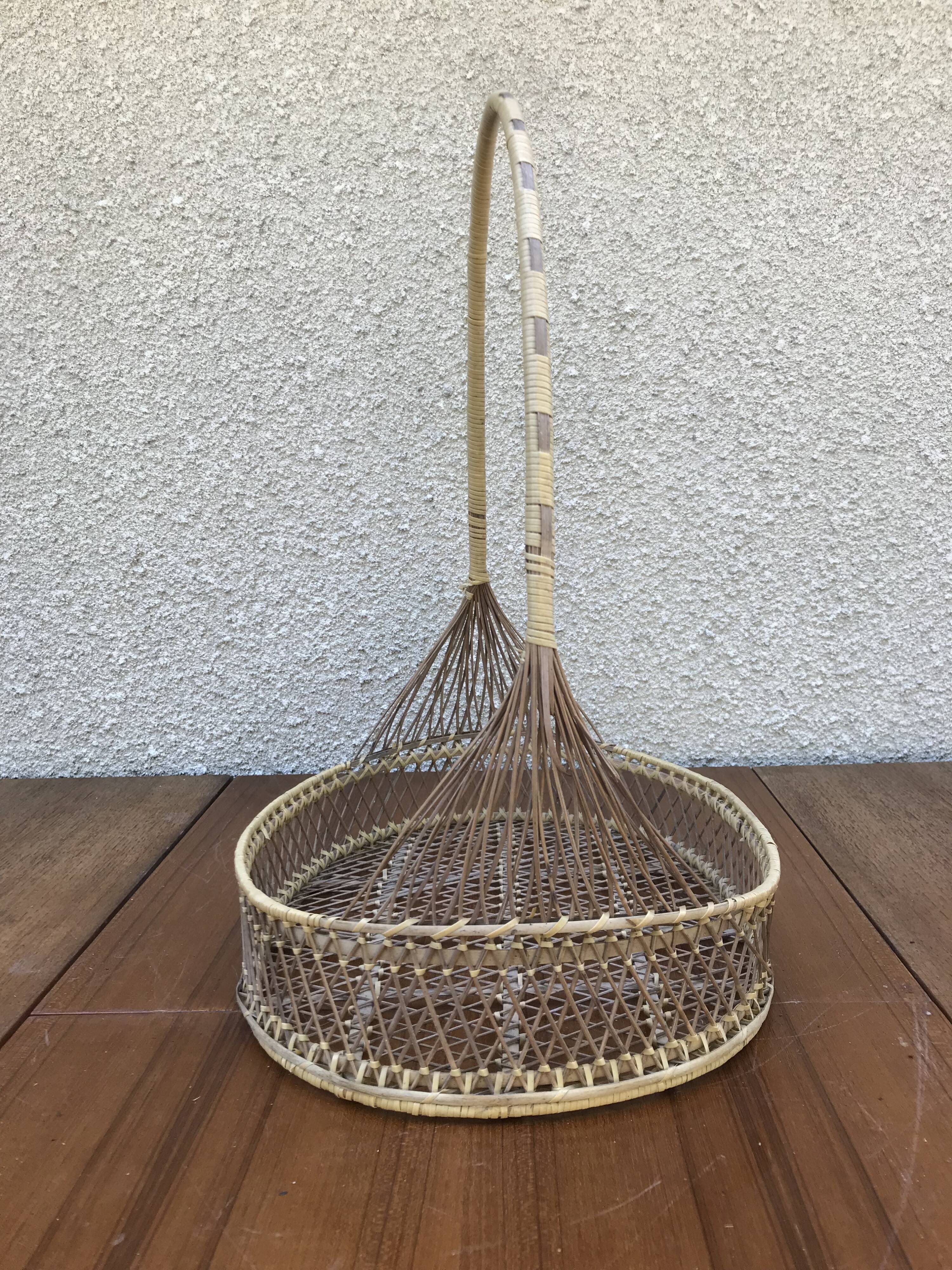 Old arttan basket