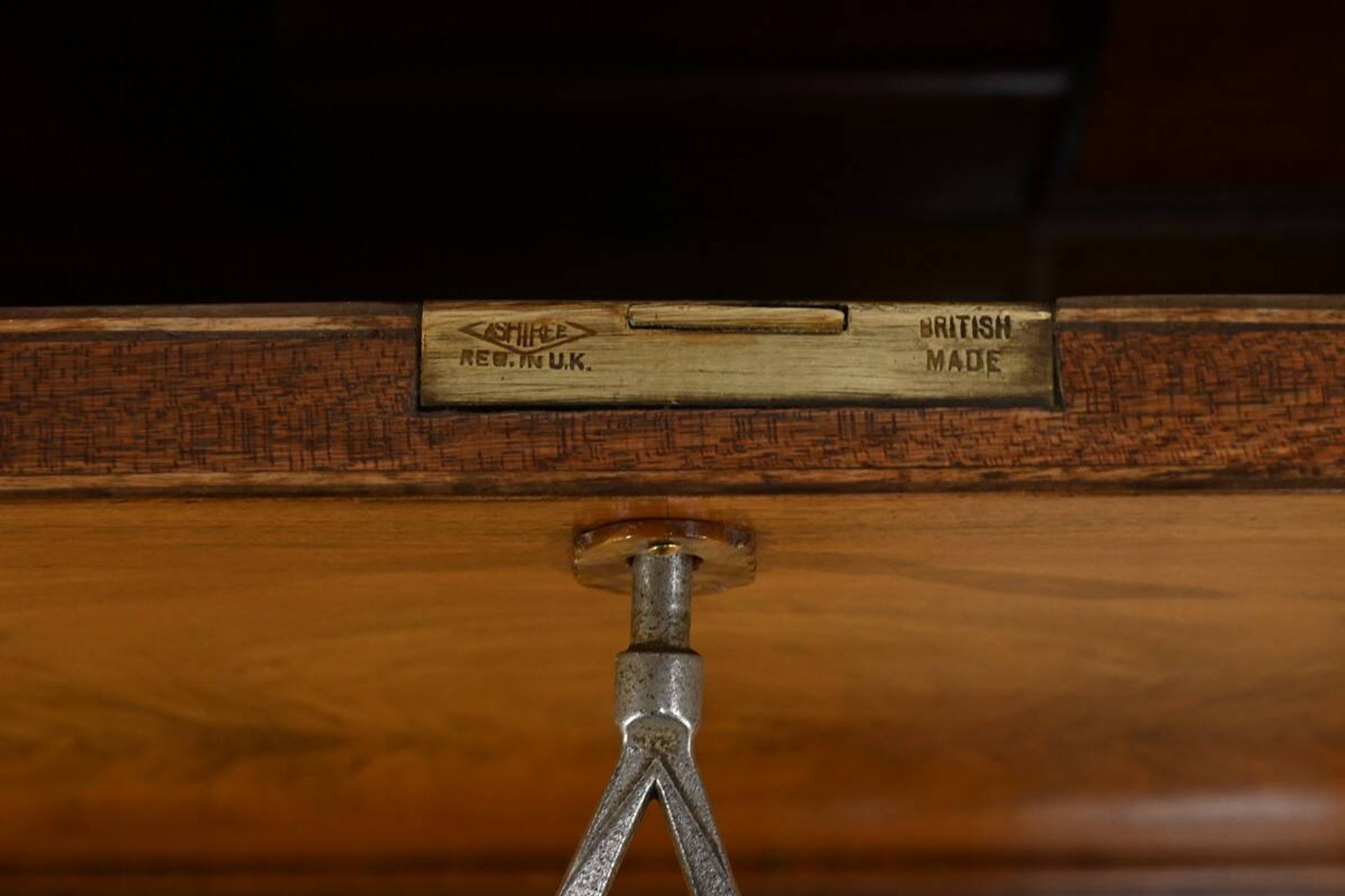 Meuble Vitré Rurka en Ronce de Noyer, Art Déco – 1940