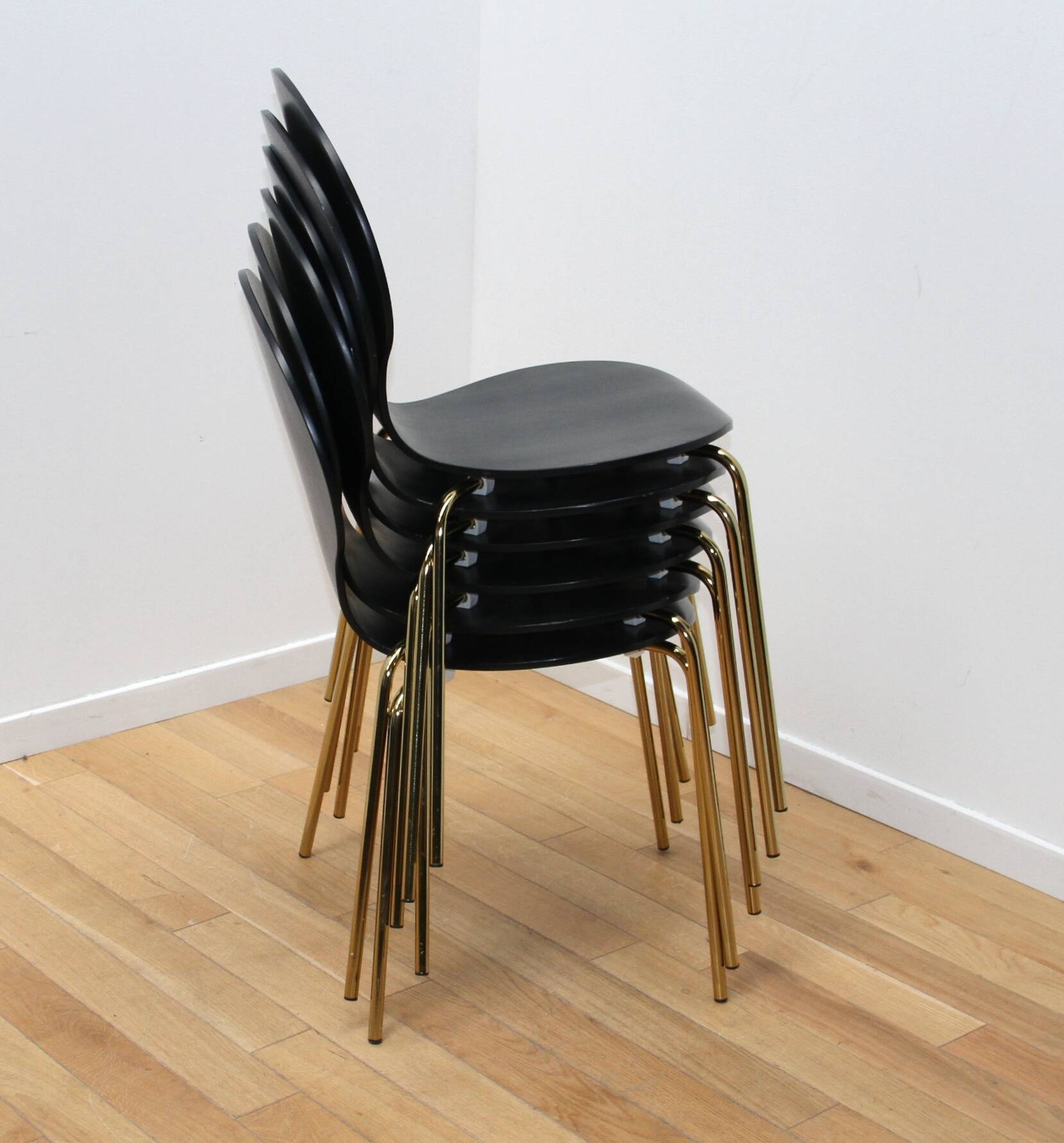 Suite of 8 designer dining room chairs