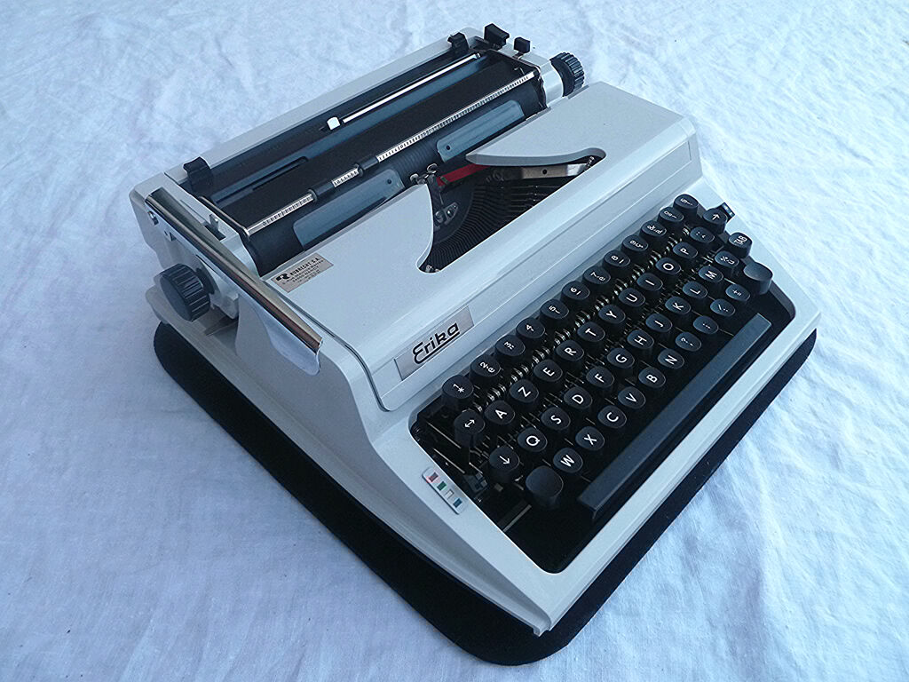 Erika 106 typewriter