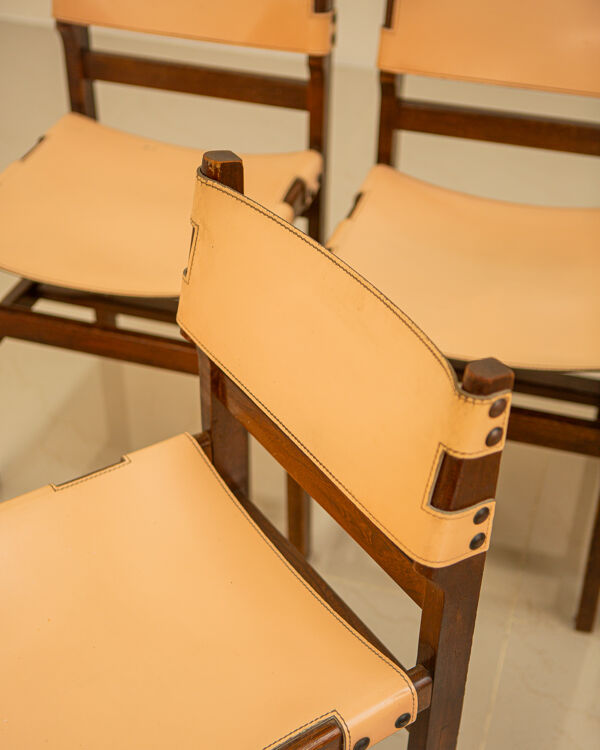 Ensemble de 4 chaises en bois et cuir par Maison Regain 70's