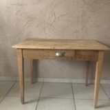 Farm table