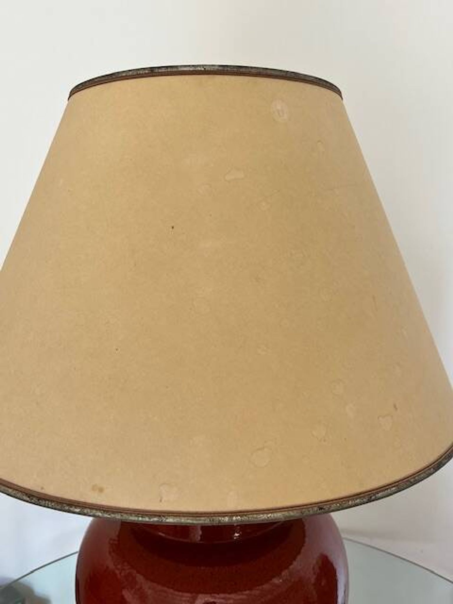 Lampe à poser en céramique rouge