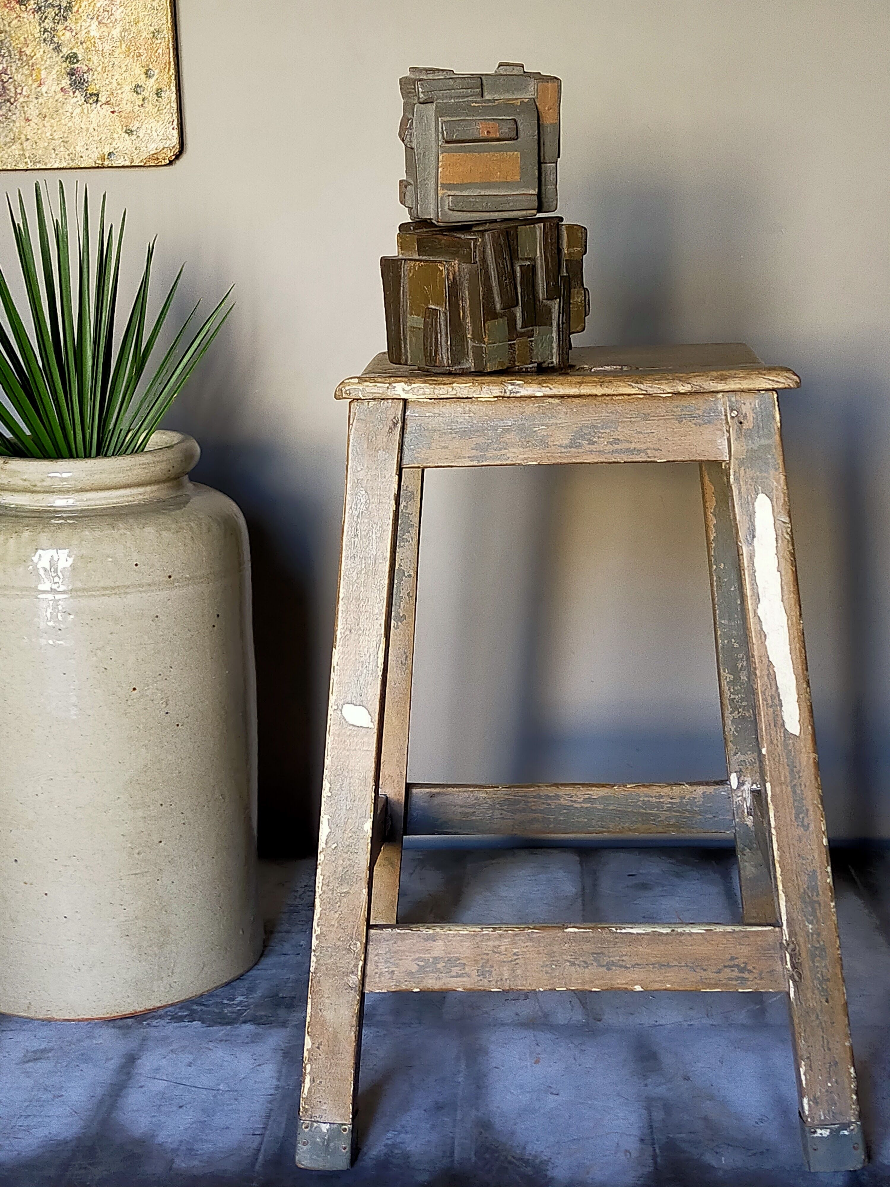Tabouret d'atelier ancien à poignée