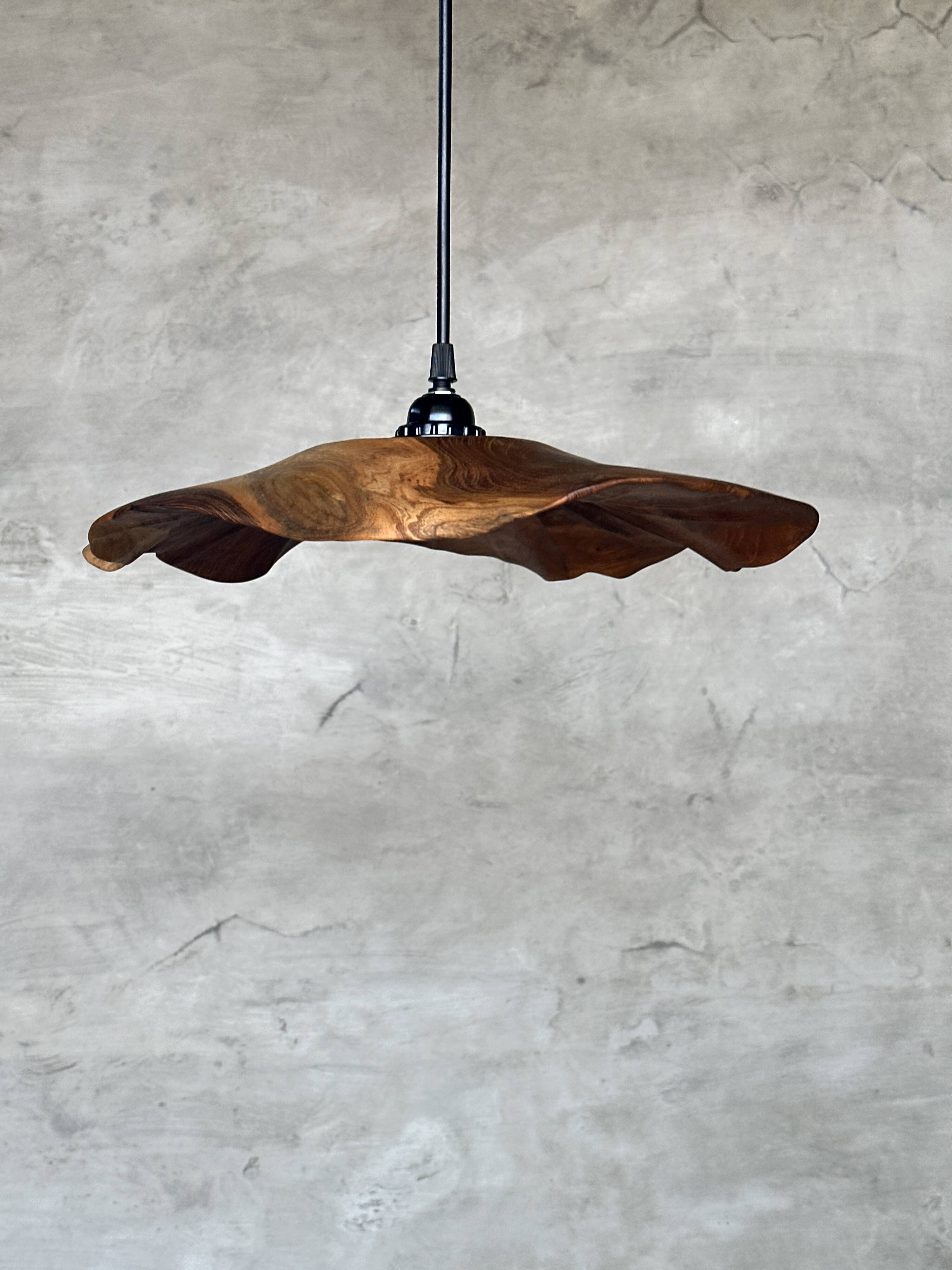 Large pendant light in corrugated teak leaf (Large D:60 H:20)