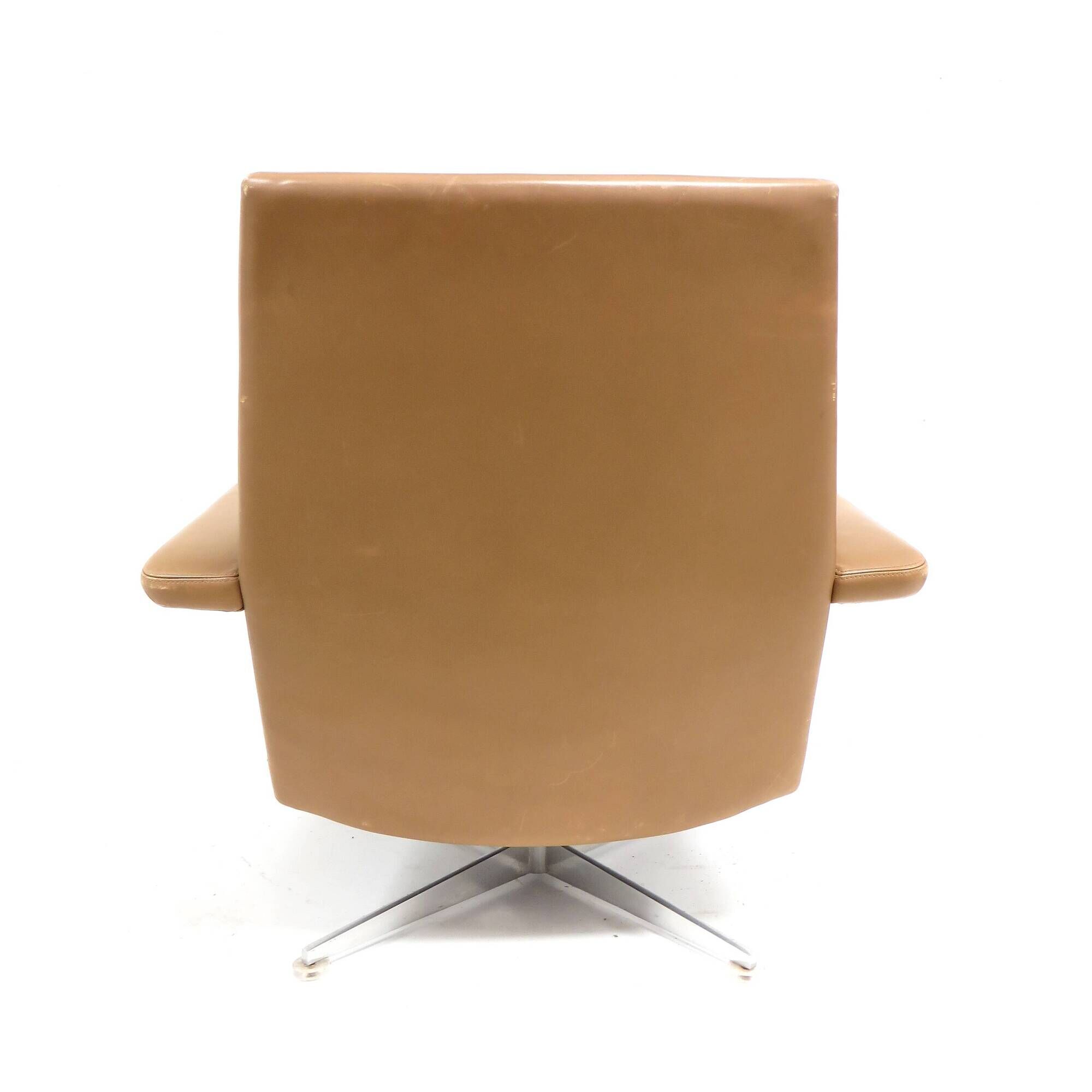 Vintage swivel chair designed by Hans Kaufeld in the 60s
