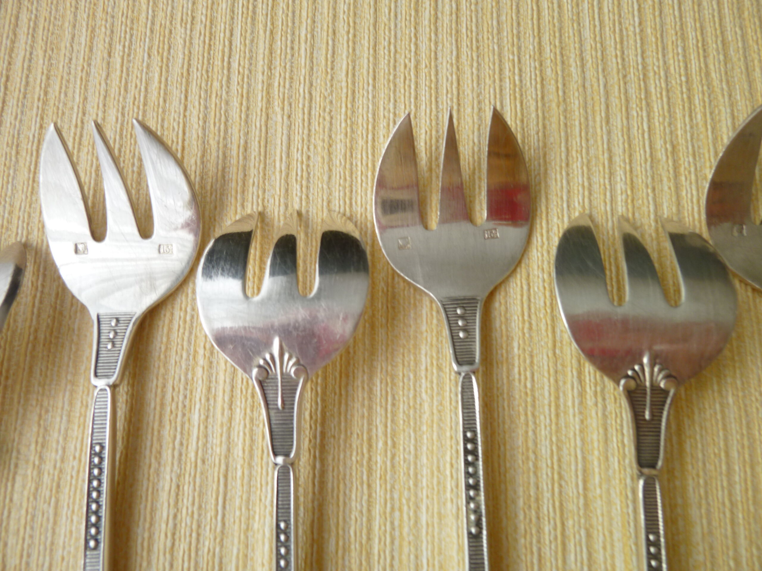 Set of 6 silver metal forks St Médard