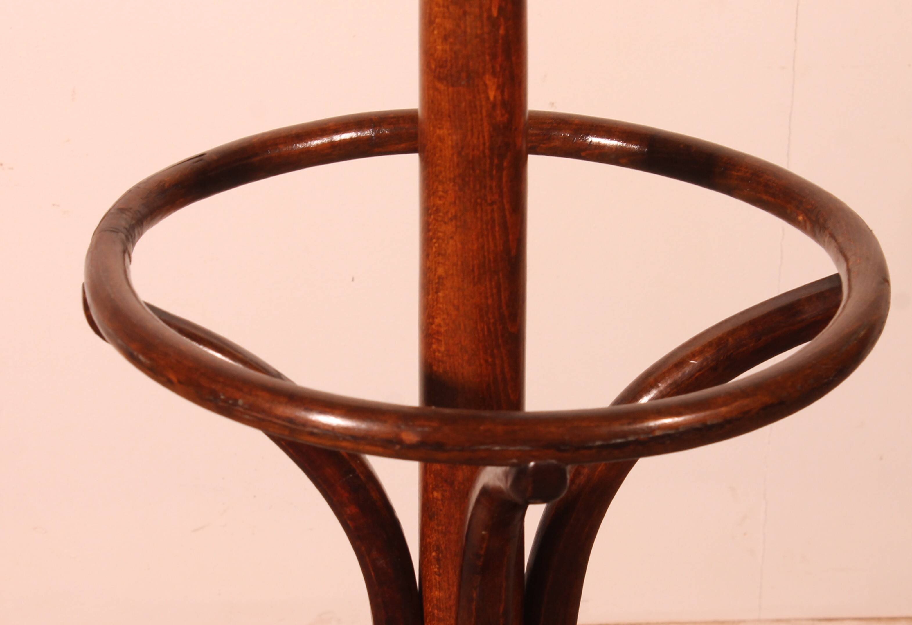 Parrot coat rack, Art Nouveau, known as Thonet